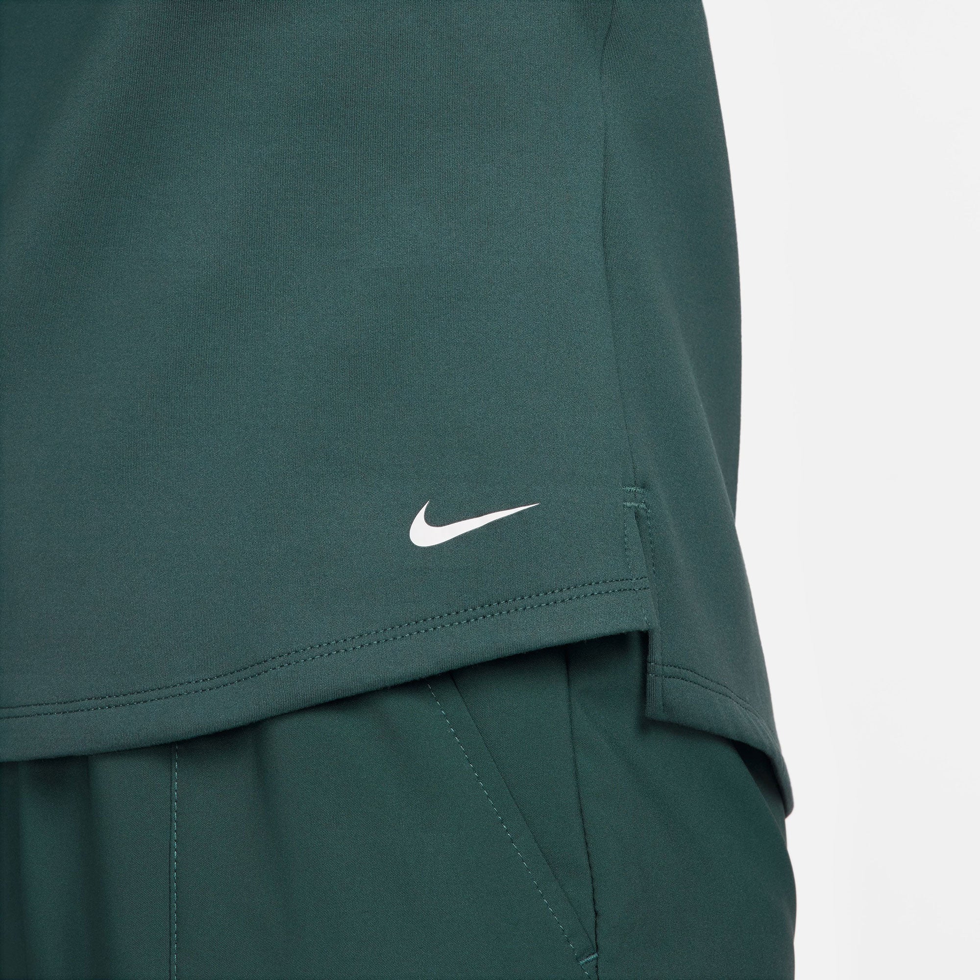 Nike One Therma-FIT Women's Long-Sleeve Top Green (4)