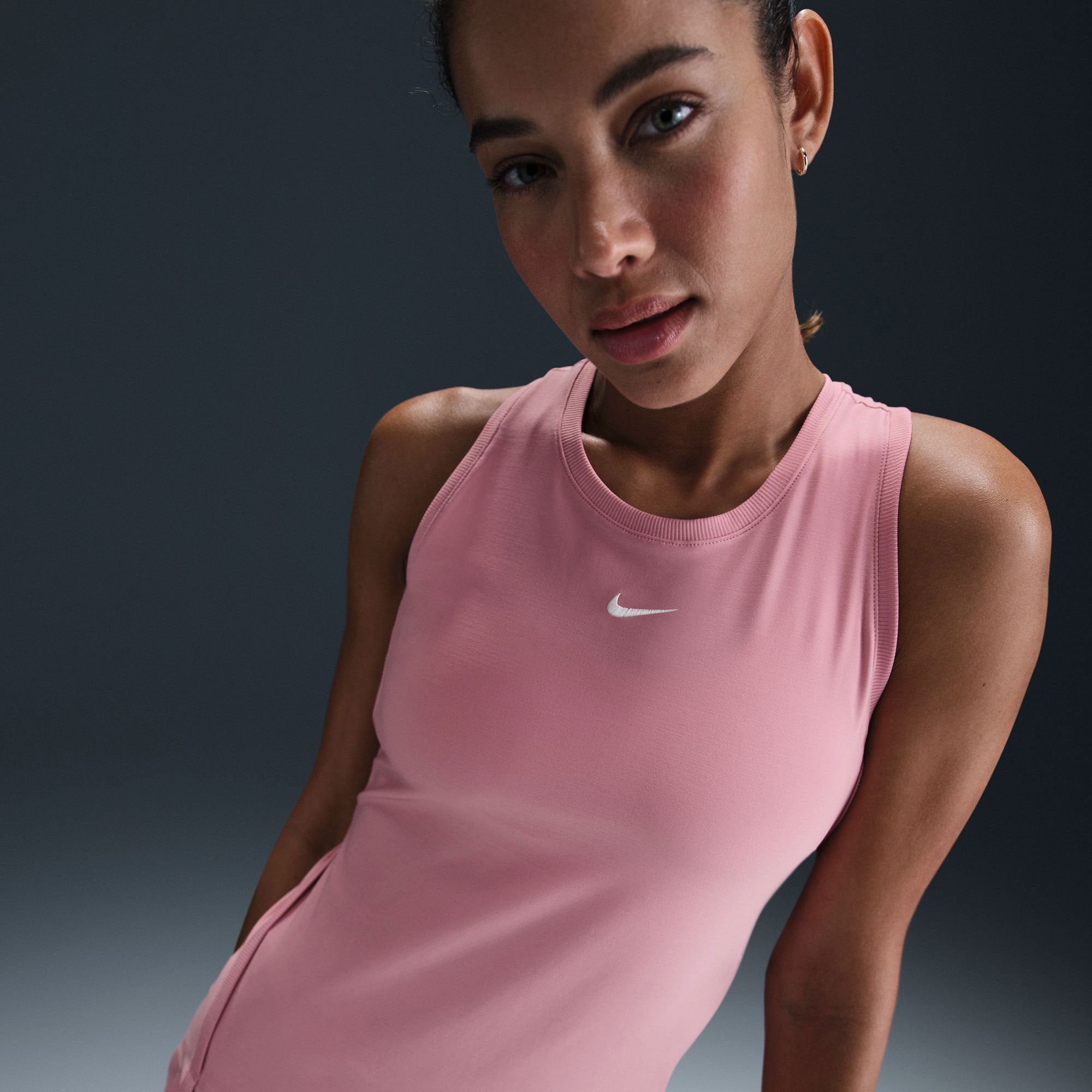 Nike Victory Women's Dri-FIT Tennis Tank - Pink (1)