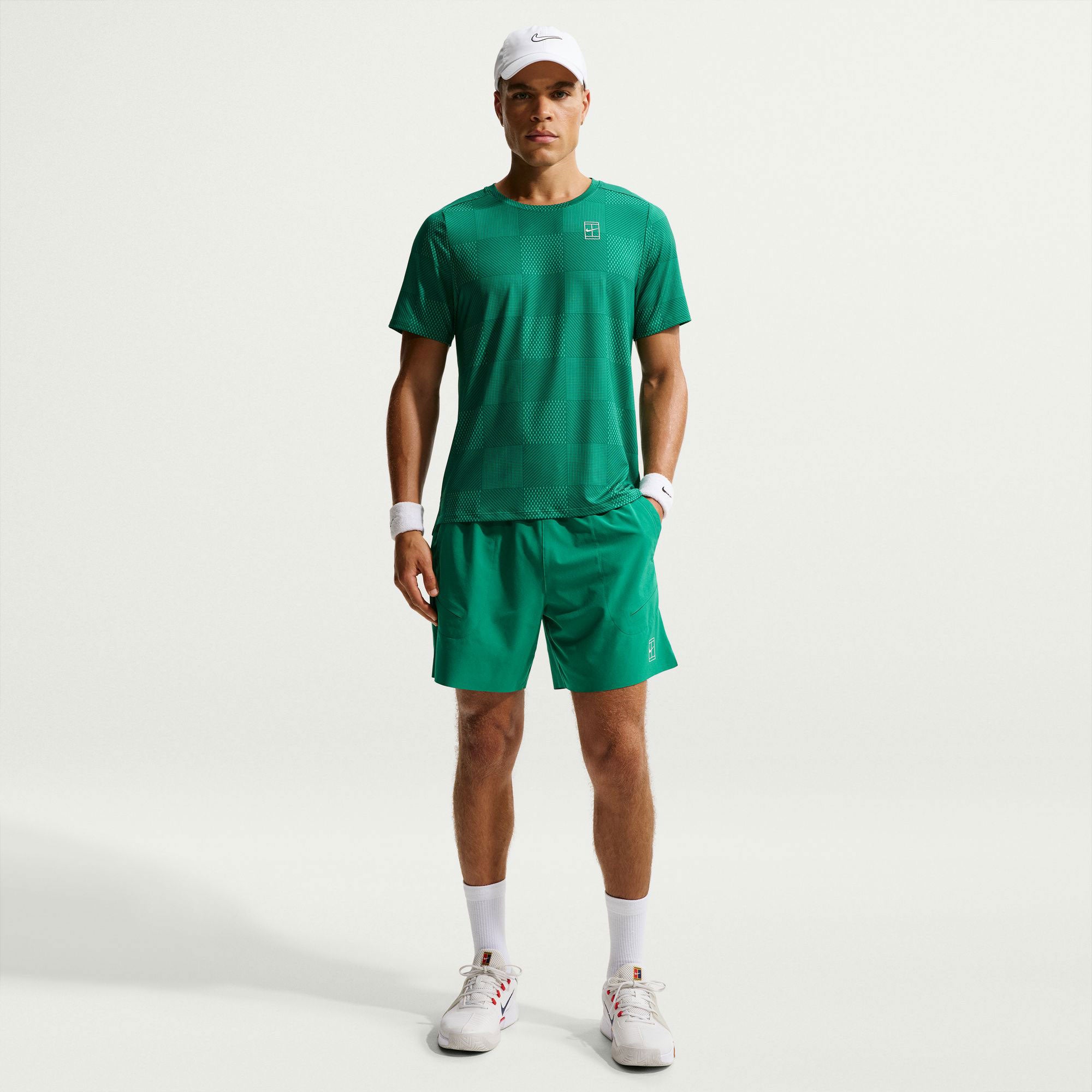 NikeCourt Advantage Men's Dri-FIT 6-Inch Tennis Shorts - Green (1)