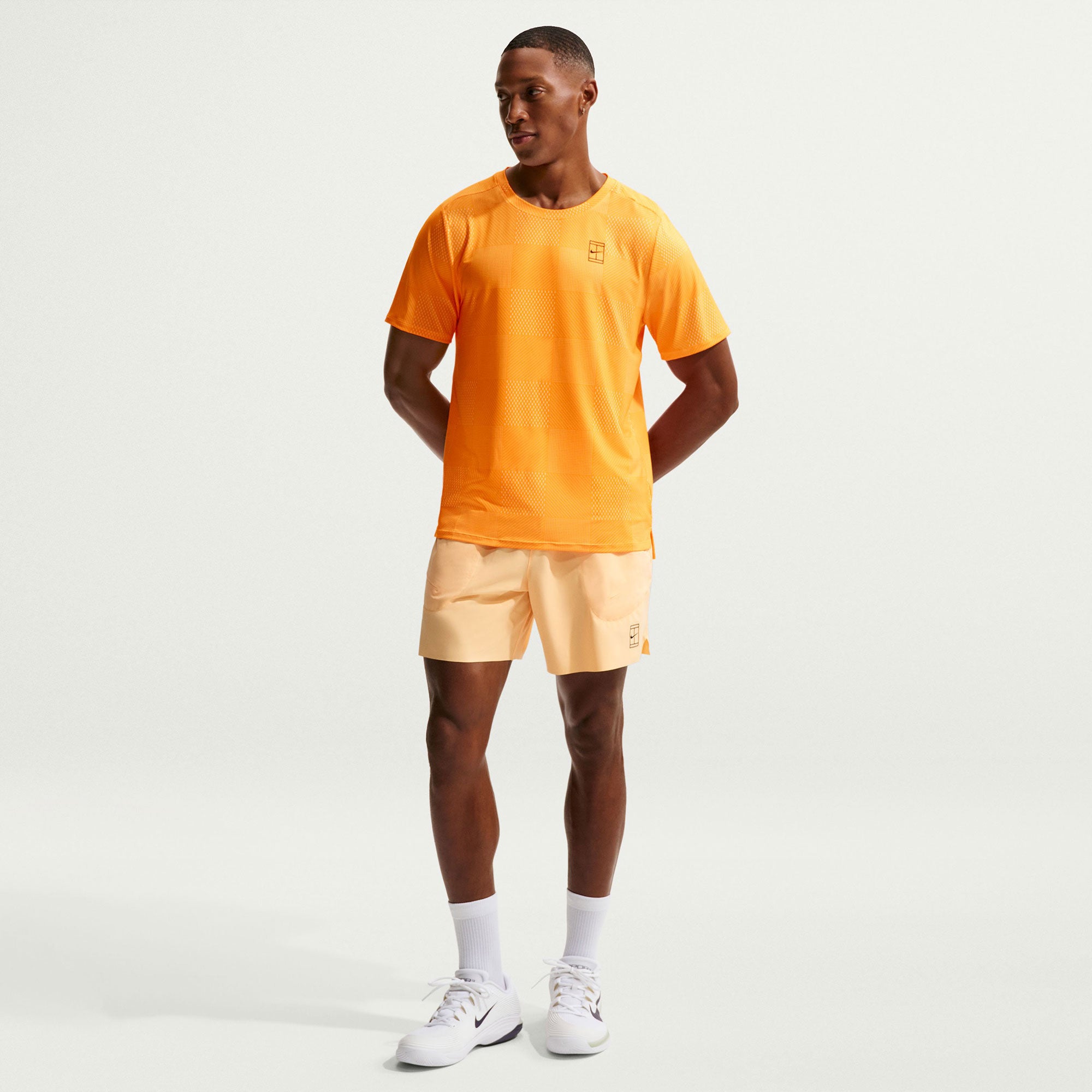 NikeCourt Advantage Men's Dri-FIT 6-Inch Tennis Shorts - Orange (1)