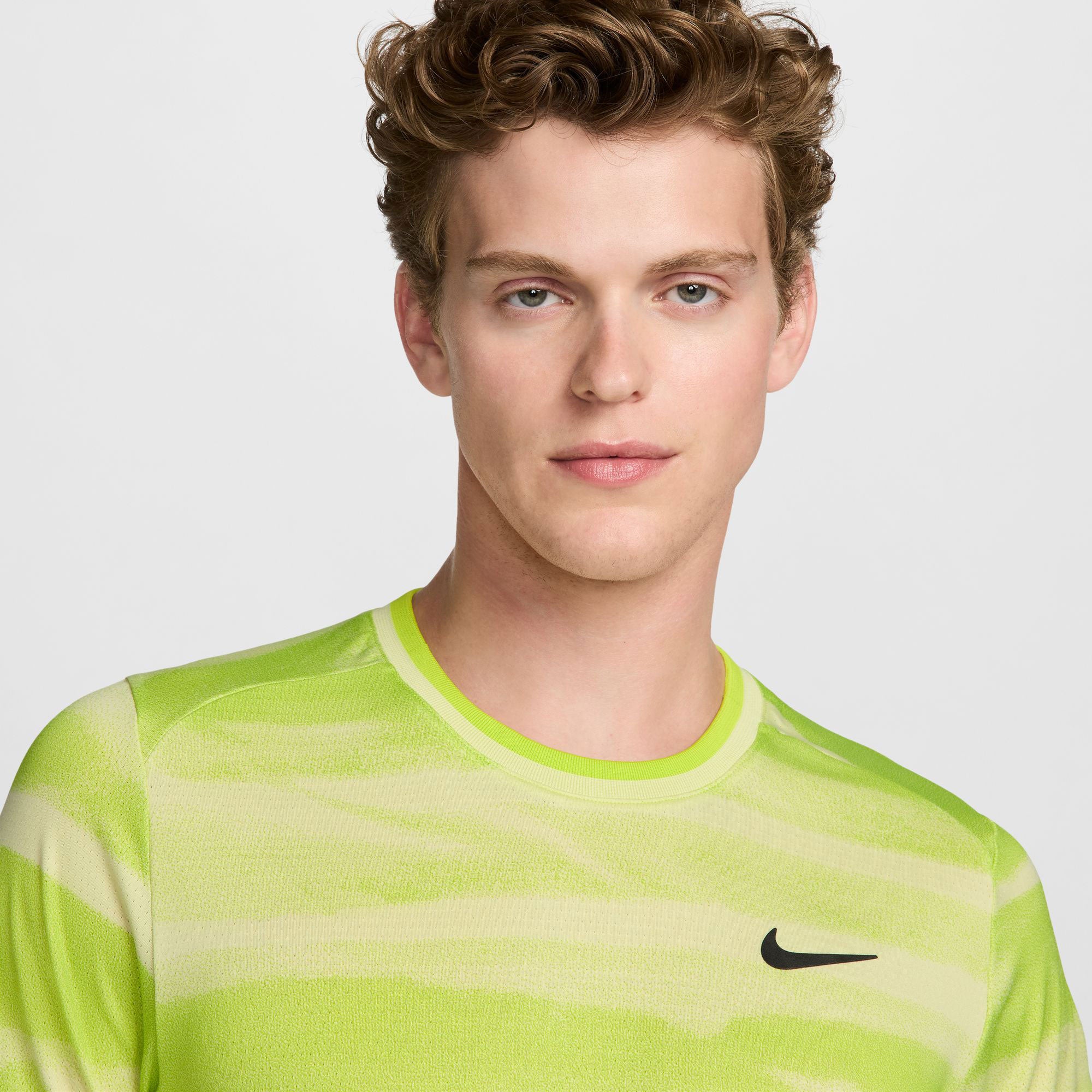 NikeCourt Advantage Men's Dri-FIT Printed Tennis Shirt - Yellow (3)