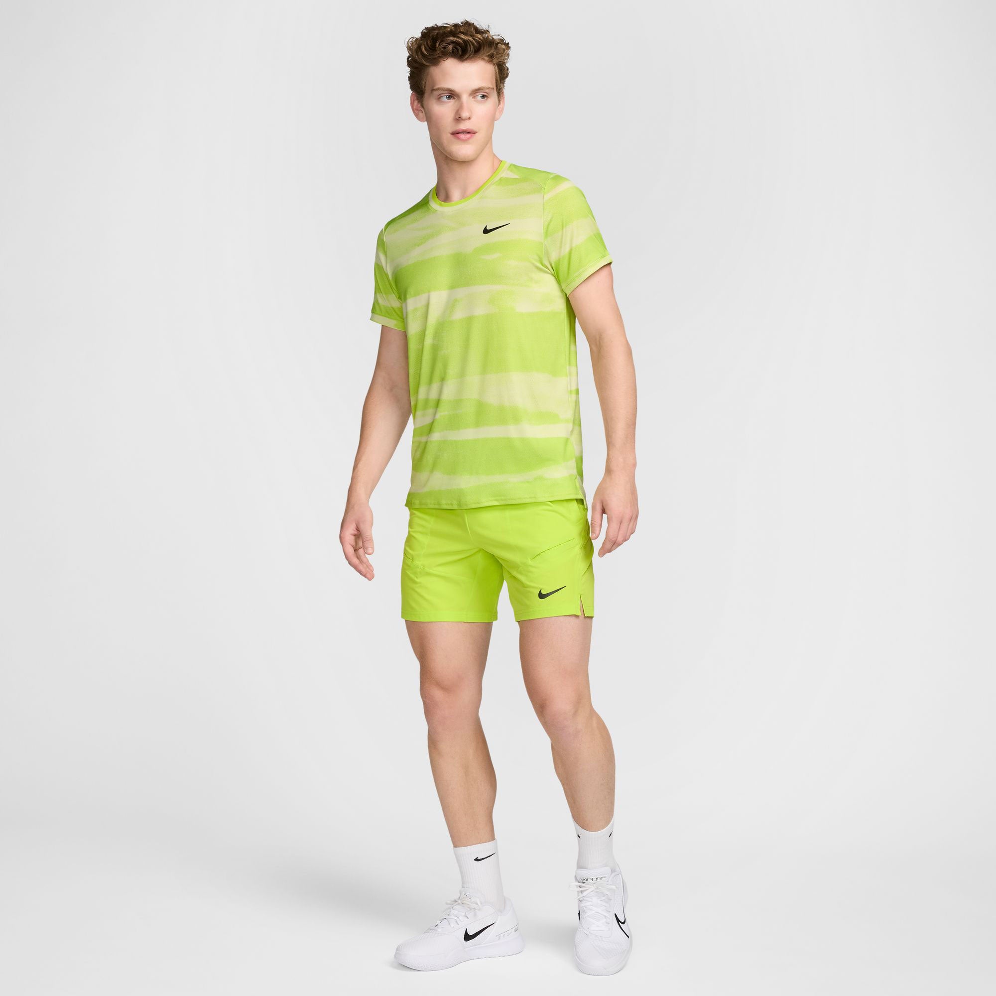NikeCourt Advantage Men's Dri-FIT Printed Tennis Shirt - Yellow (5)