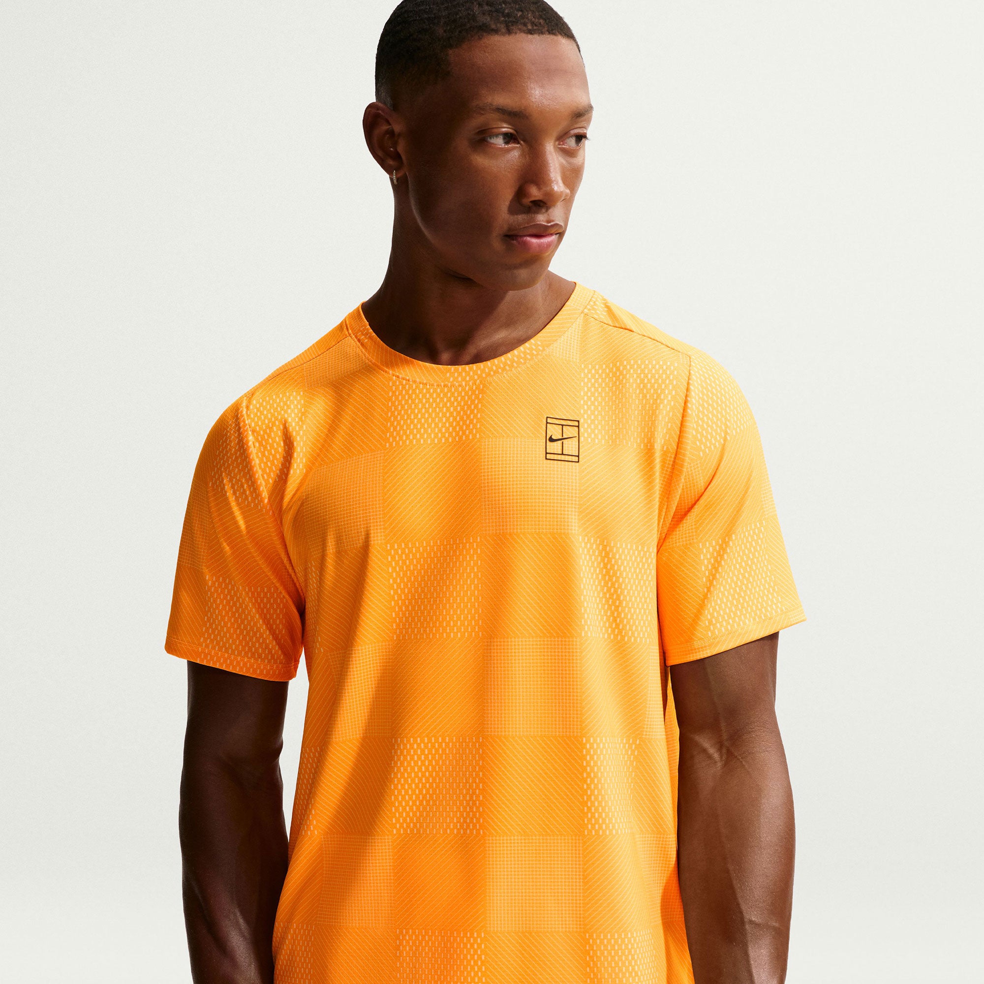 NikeCourt Advantage Men's Dri-FIT Printed Tennis Shirt - Orange (1)