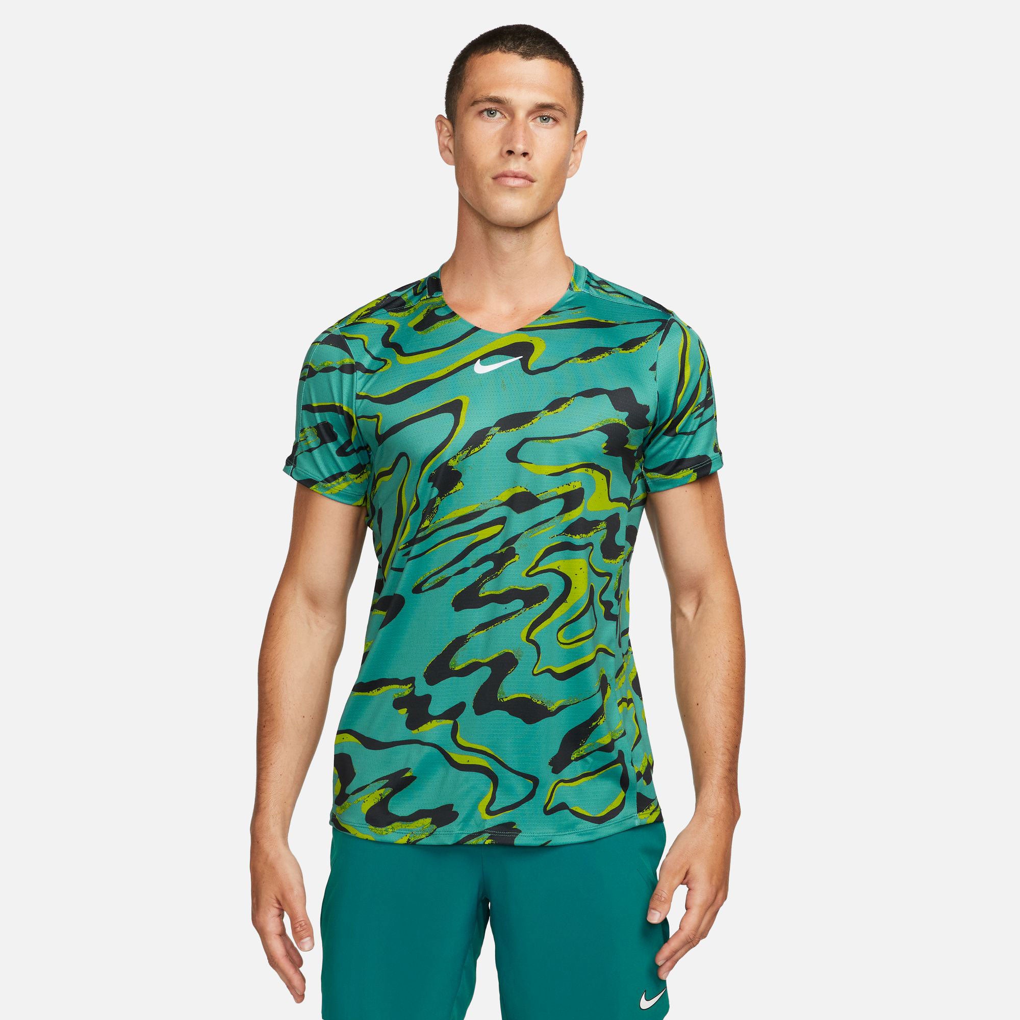 NikeCourt Dri-FIT Advantage Men's Printed Tennis Shirt Green (1)