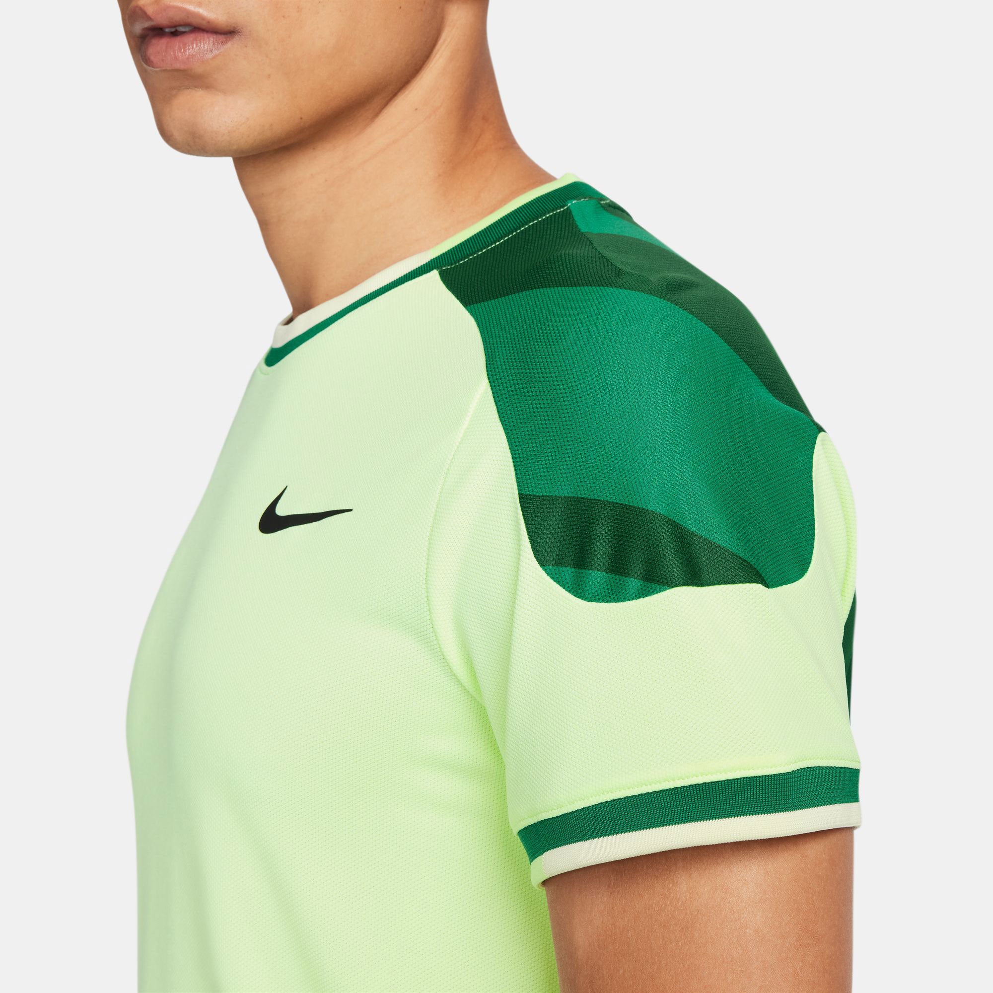 NikeCourt Slam Melbourne Men's Dri-FIT Tennis Shirt - Yellow (4)