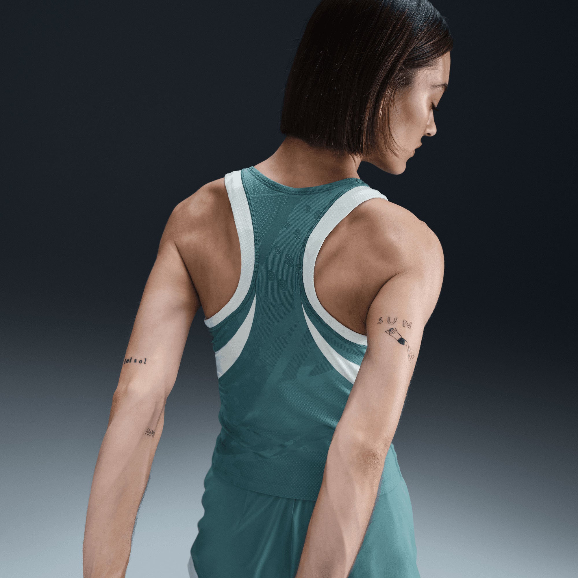 NikeCourt Slam Melbourne Women's Dri-FIT ADV Tennis Tank - Green (2)