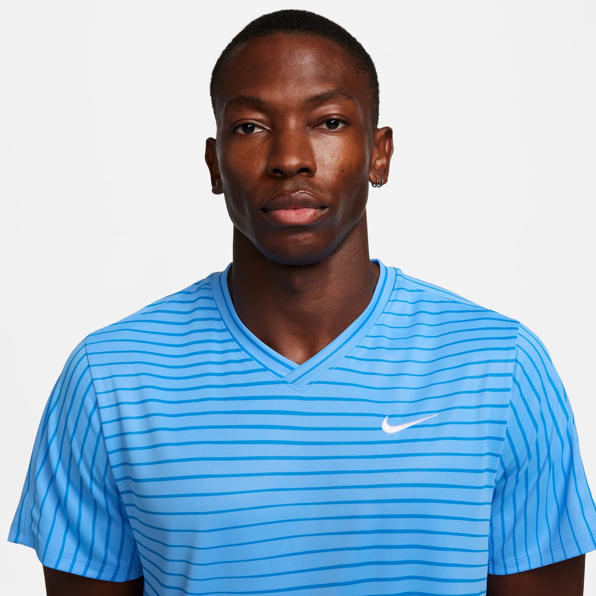 NikeCourt Victory Men's Dri-FIT Printed Tennis Shirt - Blue (3)