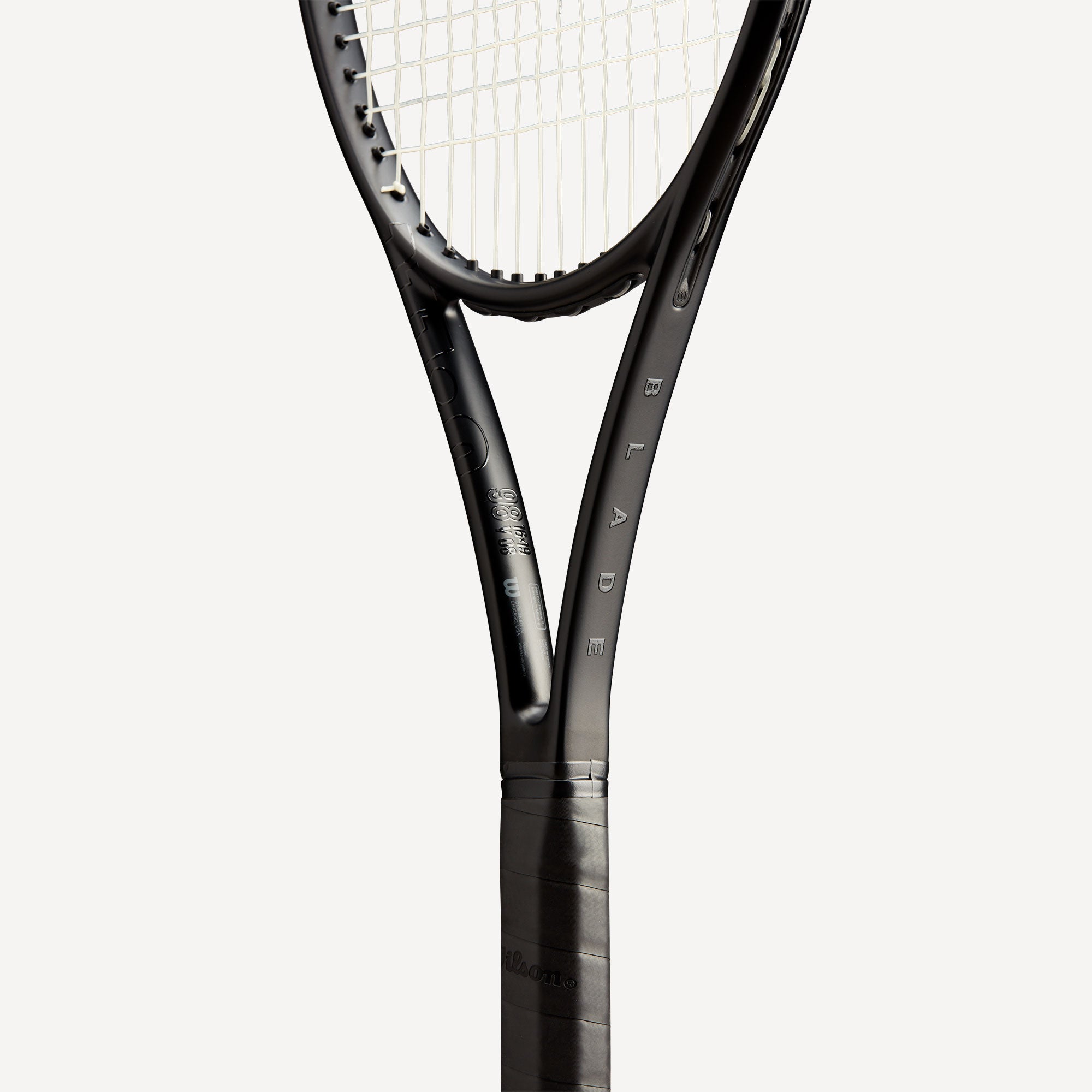 Wilson Noir Blade 98 16x19 V8 Tennis Racket Black (6)