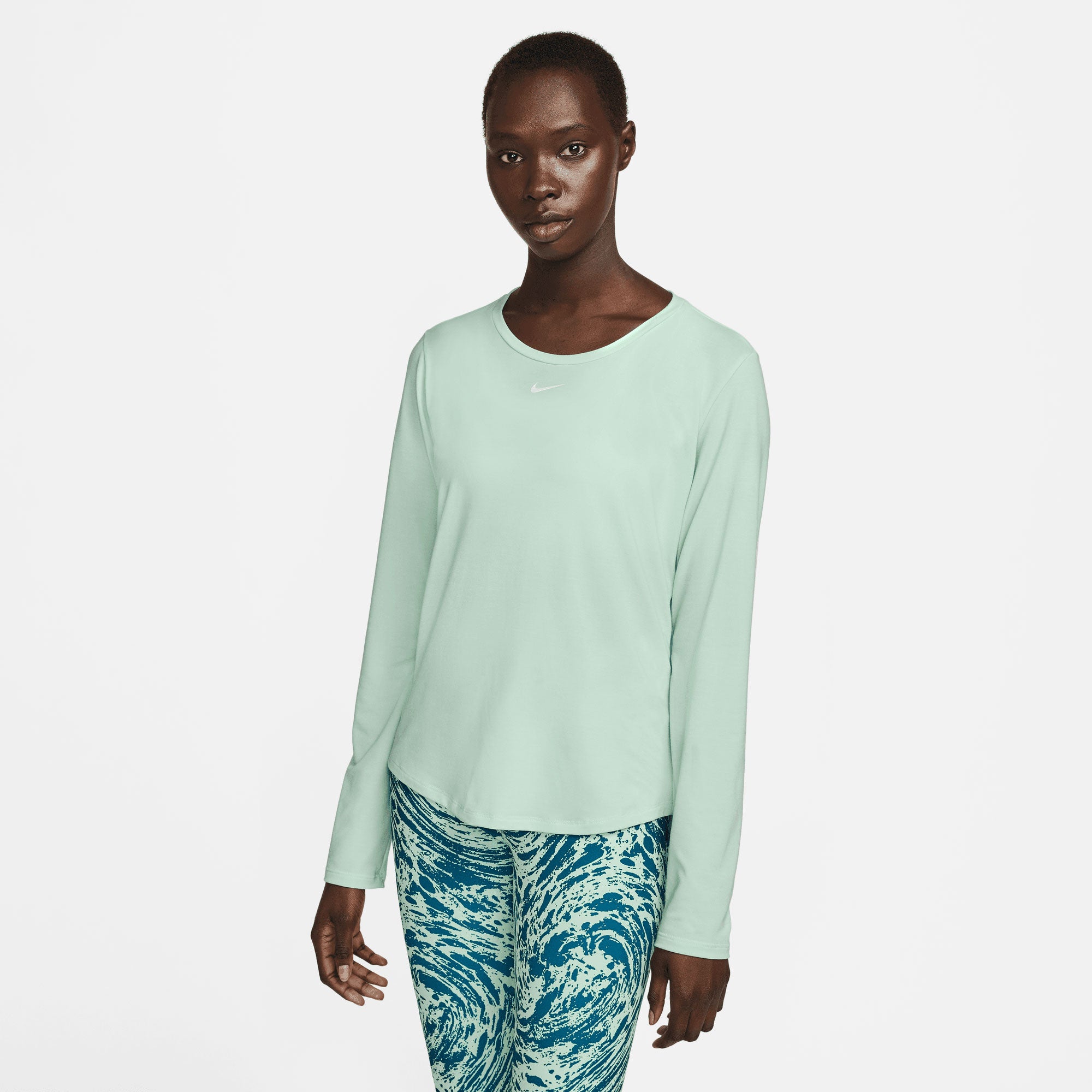 Nike One Luxe Dri-Fit Women's Stardard Fit Long-Sleeve Top Green (1)