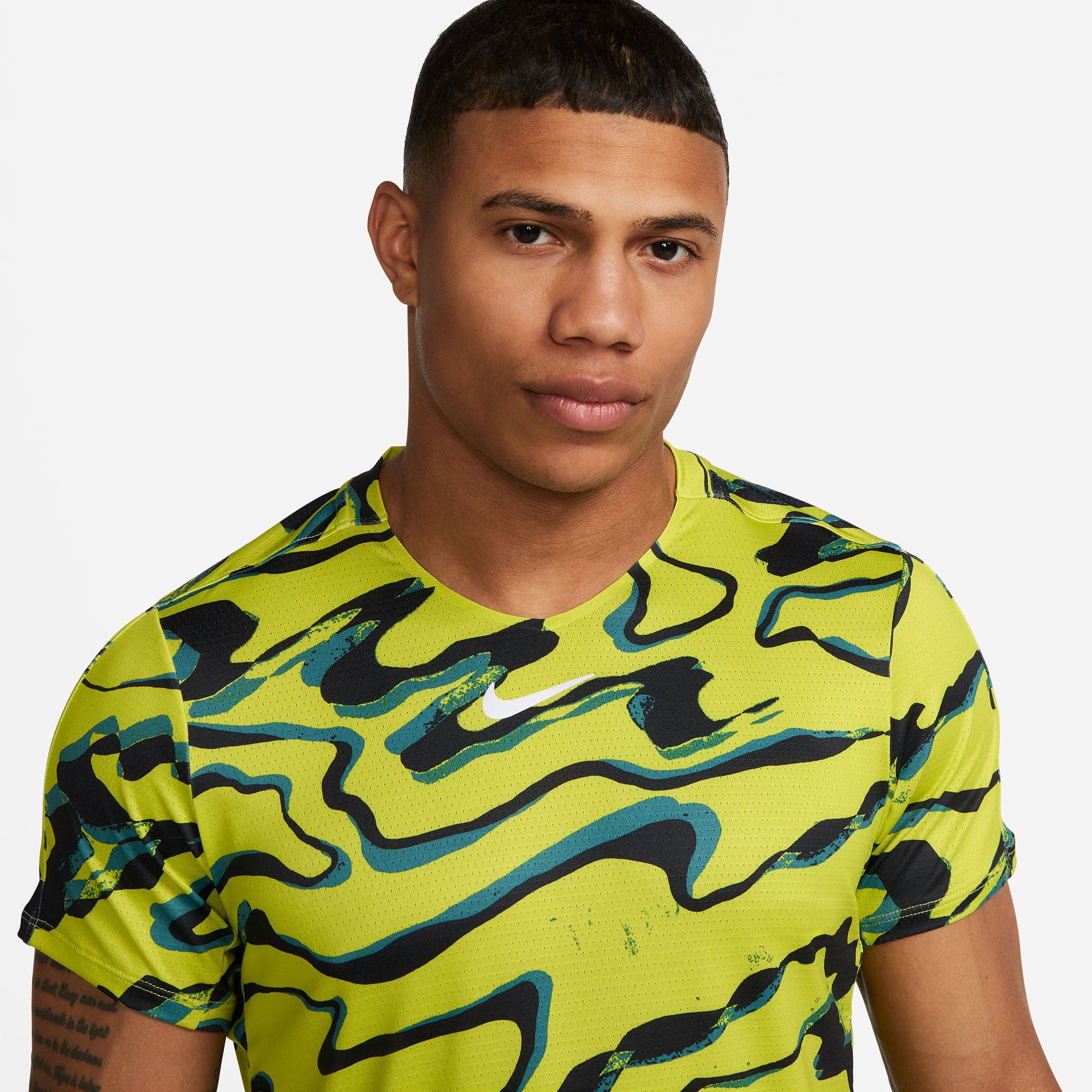 NikeCourt Dri-FIT Advantage Men's Printed Tennis Shirt Green (3)