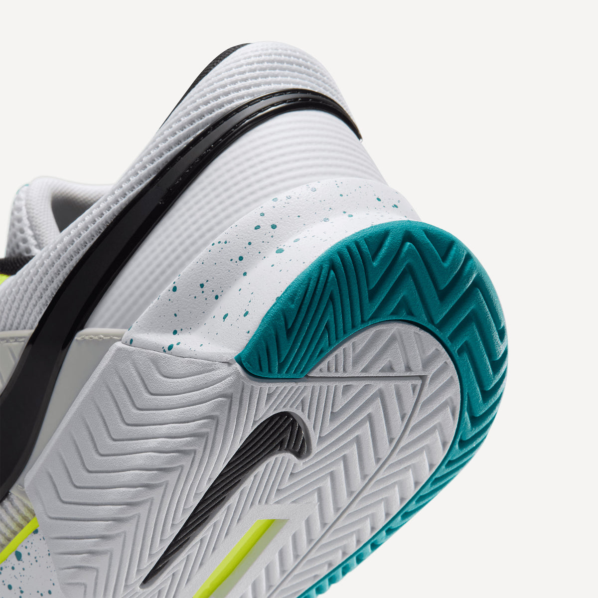 Nike GP Challenge 1.5 Men's Hard Court Tennis Shoes - White (8)