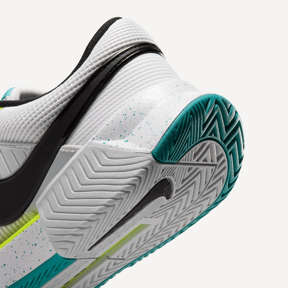 Nike GP Challenge 1.5 Women's Hard Court Tennis Shoes - White (8)
