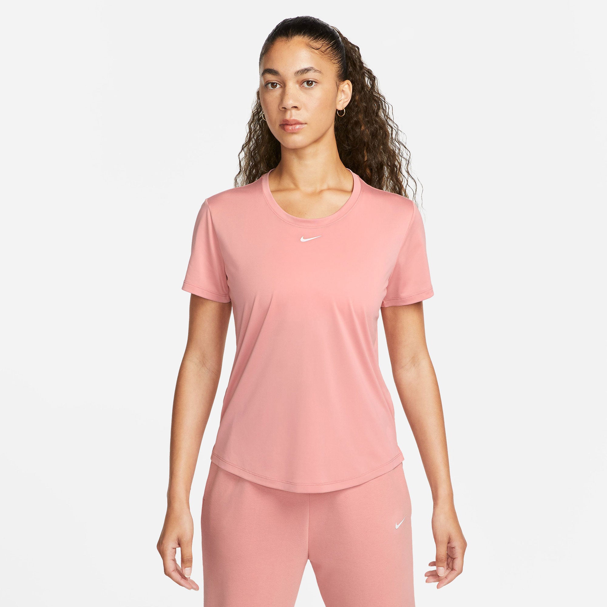 Roze nike shirt discount dames