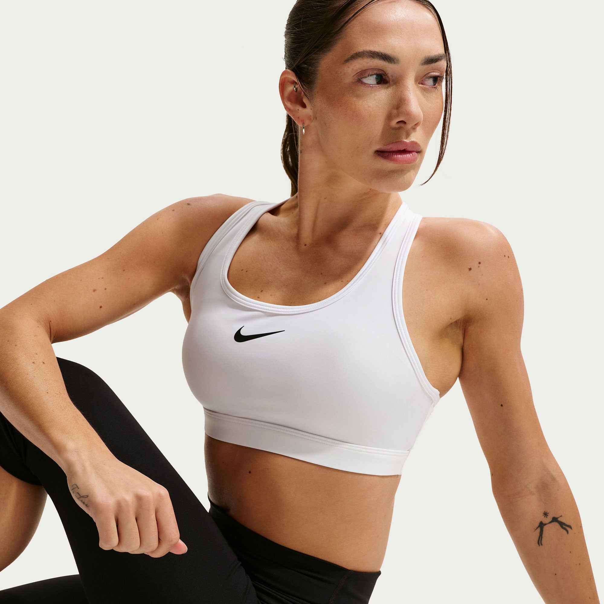 Nike Swoosh Women's Medium-Support Padded Sports Bra - White (3)