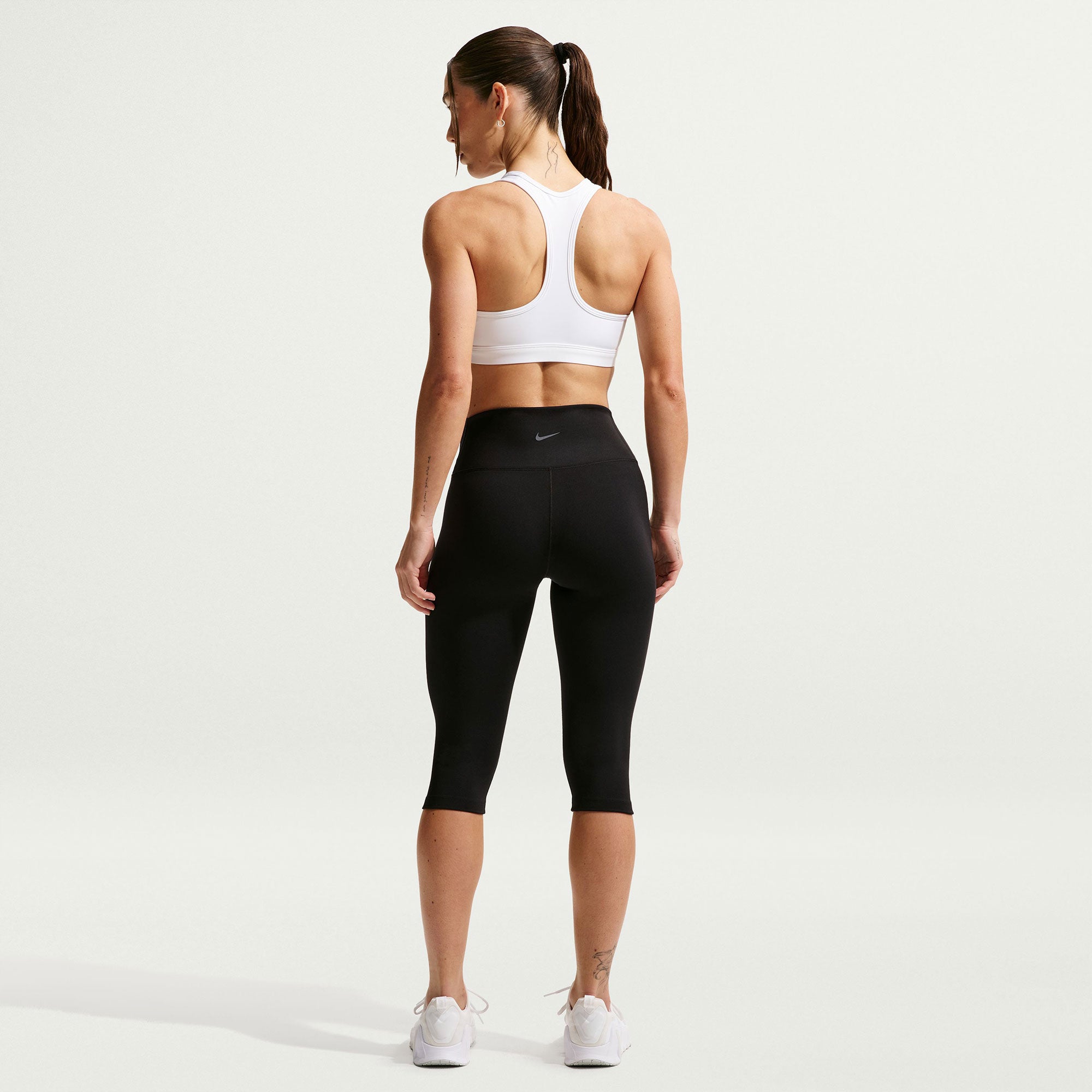 Nike Swoosh Women's Medium-Support Padded Sports Bra - White (5)