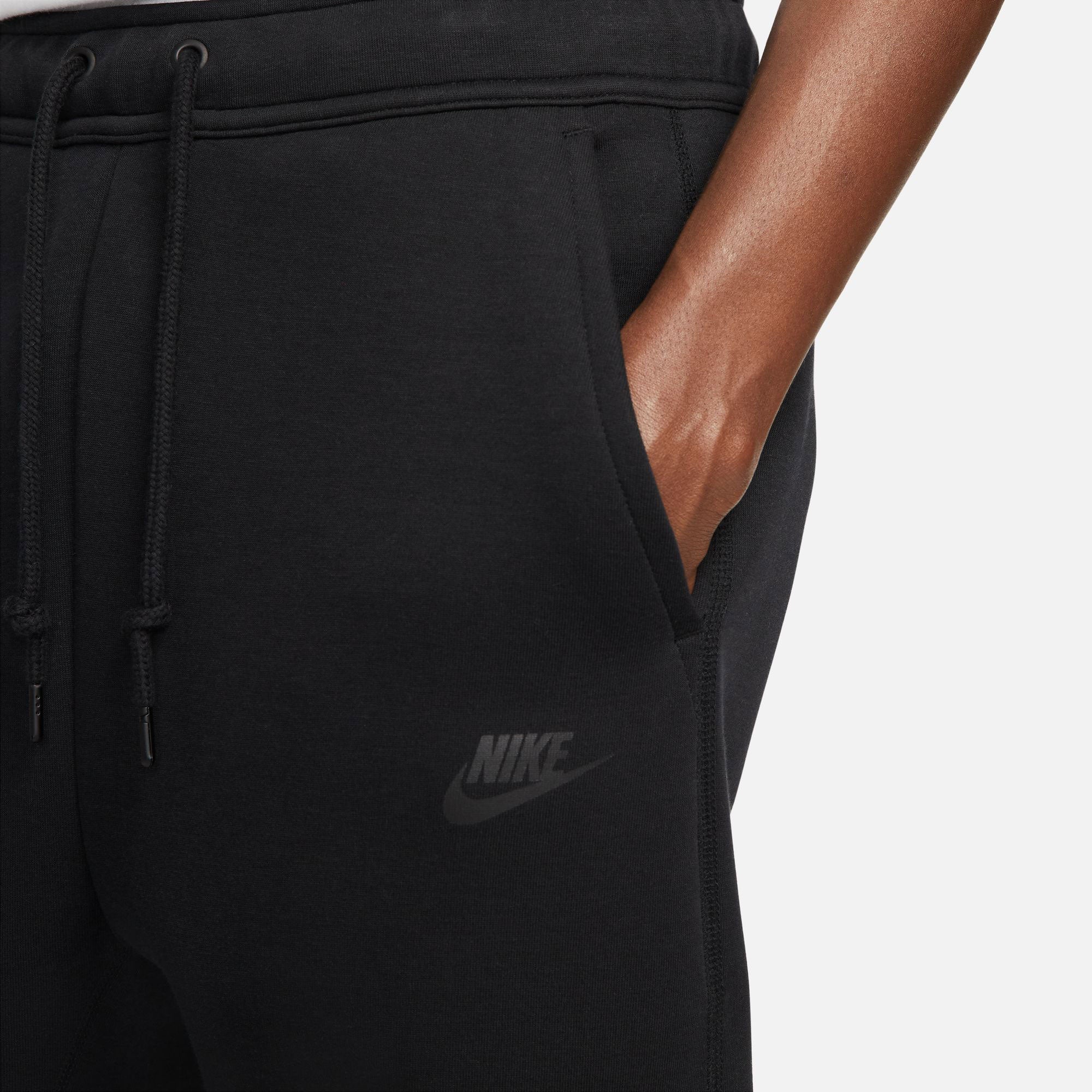 Nike tech fleece pants 2025 black junior