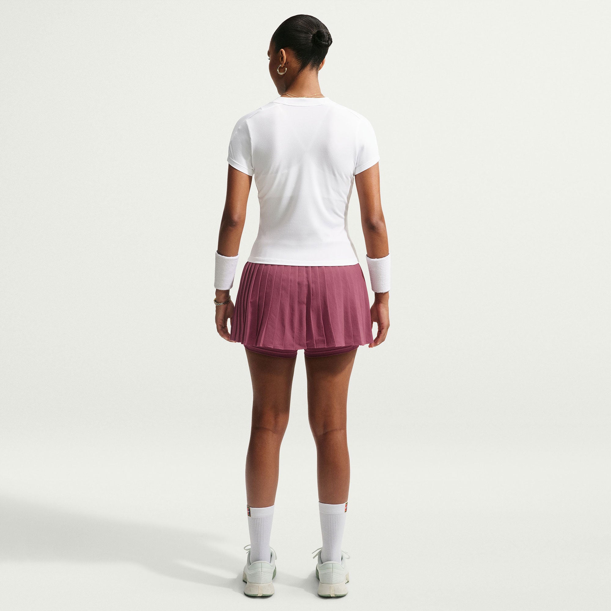Nike Victory Women's Dri-FIT High-Waisted Pleated Tennis Skirt - Red (2)