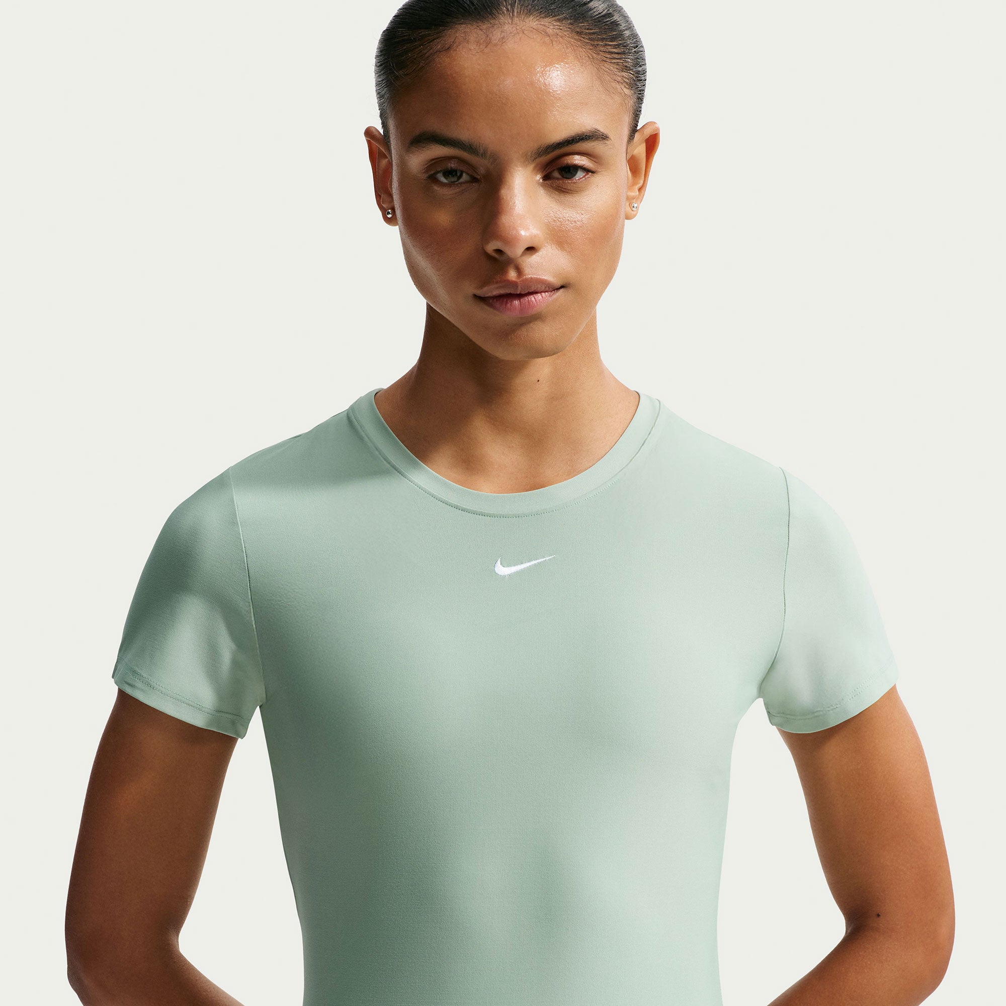 Nike Victory Women's Dri-FIT Tennis Shirt - Green (1)