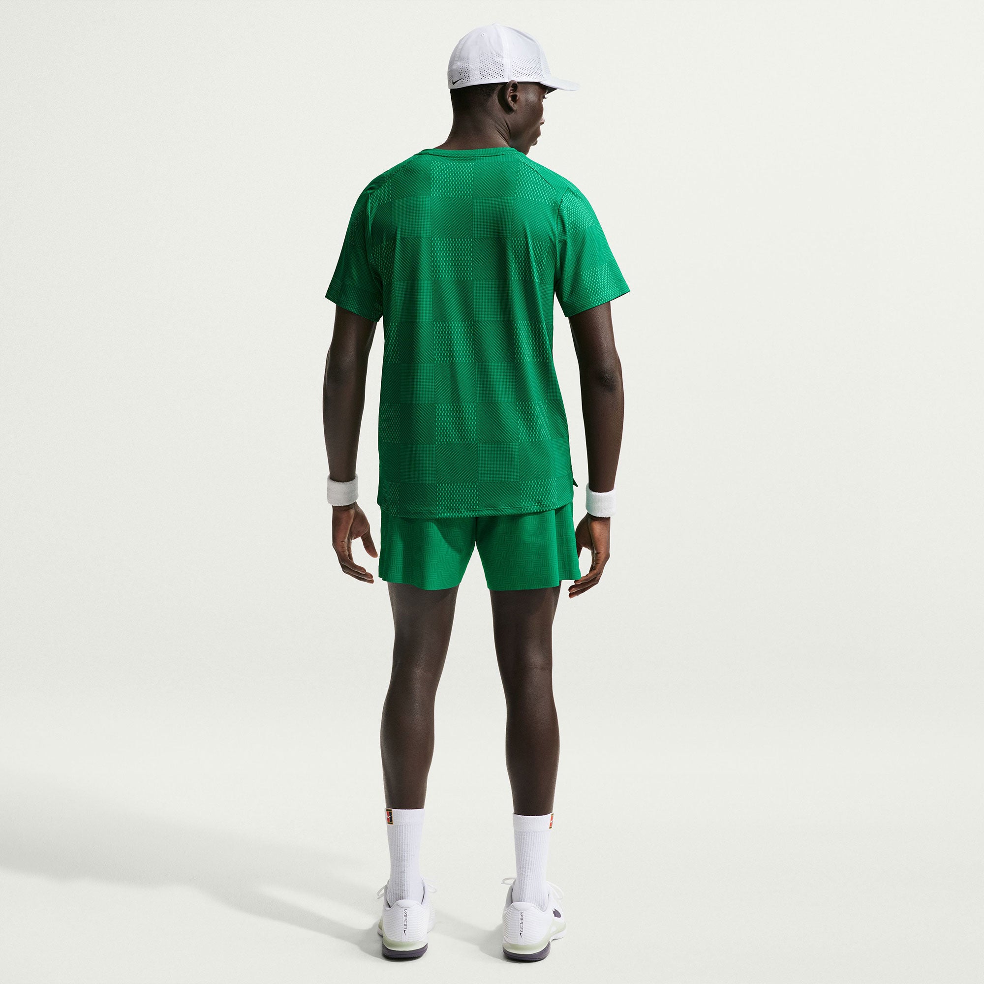 NikeCourt Advantage Men's Dri-FIT 6-Inch Printed Tennis Shorts - Green (2)
