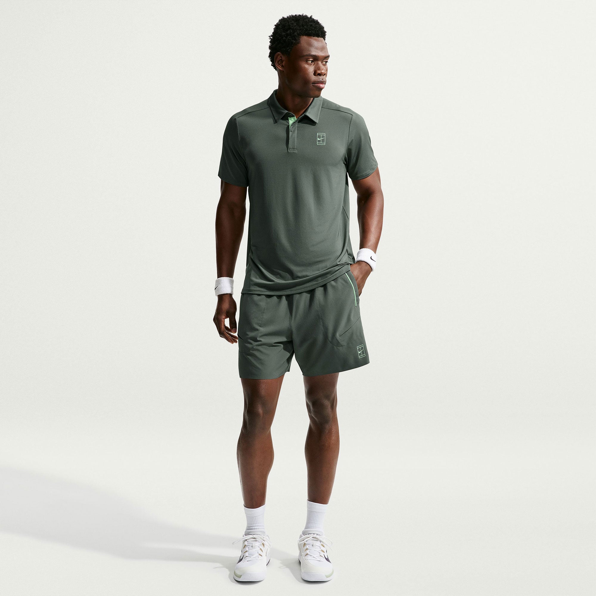 NikeCourt Advantage Men's Dri-FIT 6-Inch Tennis Shorts - Green (1)