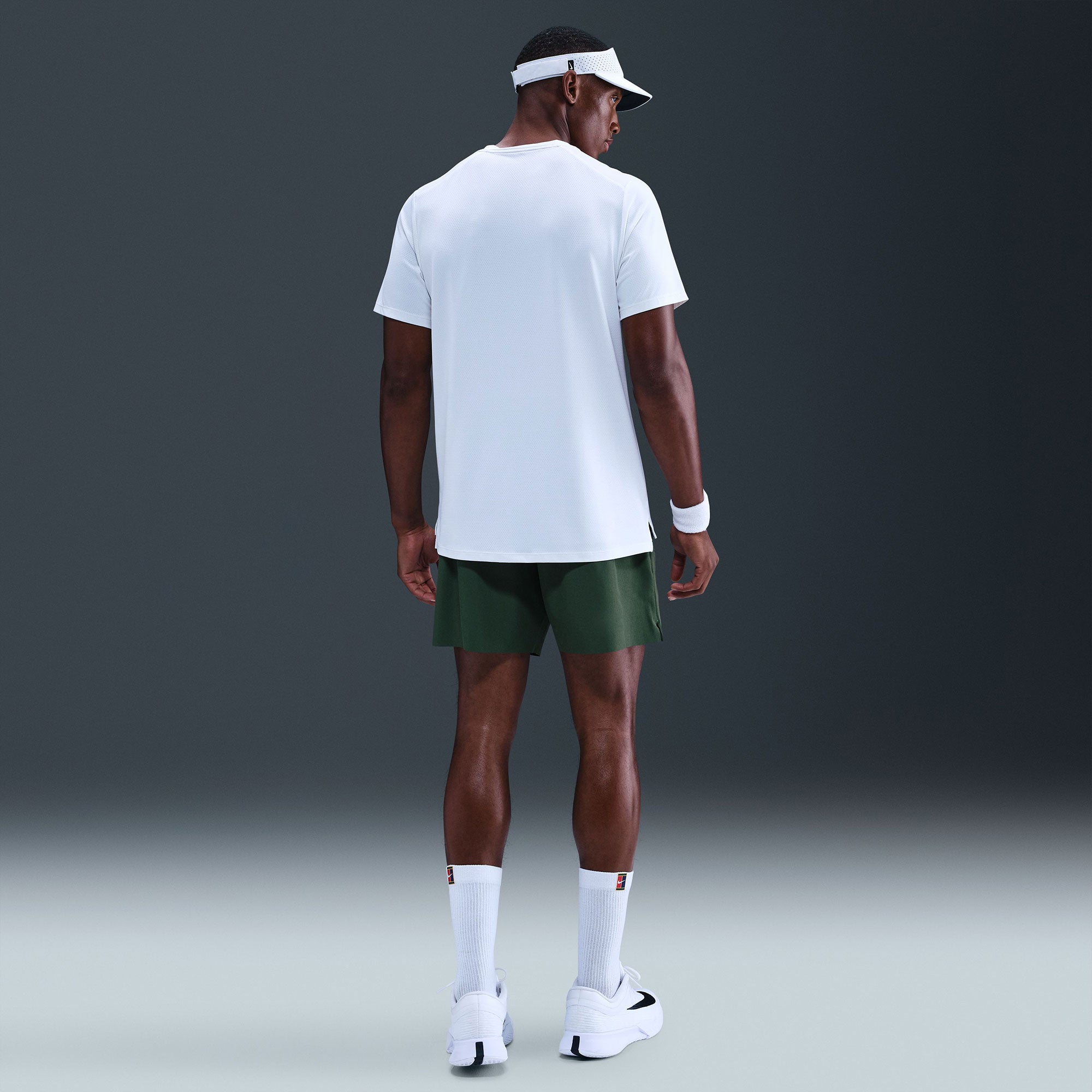 NikeCourt Advantage Men's Dri-FIT 6-Inch Tennis Shorts - Green (2)