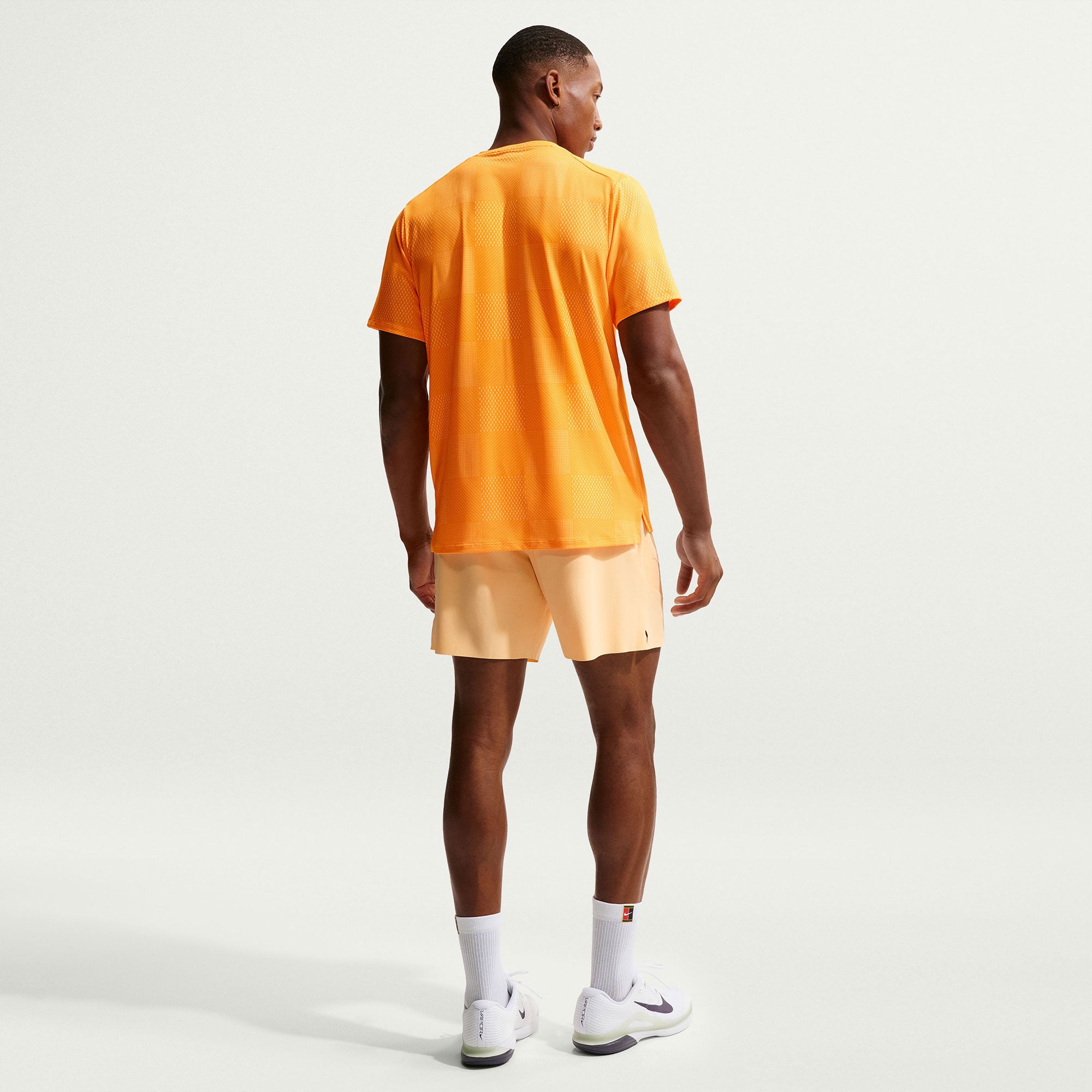 NikeCourt Advantage Men's Dri-FIT 6-Inch Tennis Shorts - Orange (2)