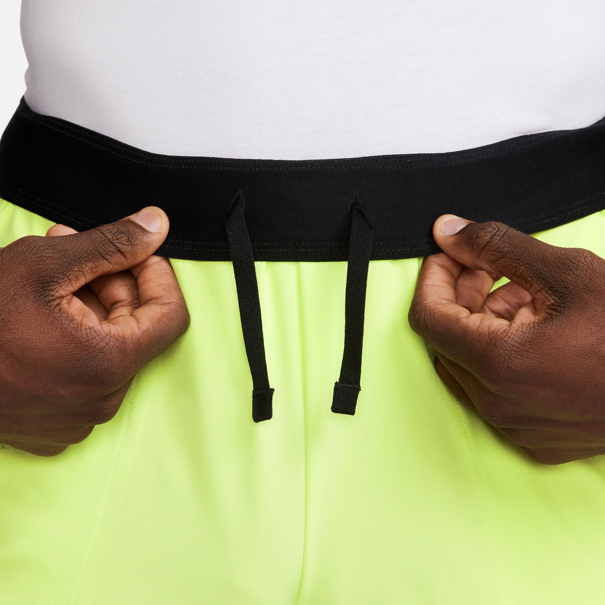 NikeCourt Advantage Men's Dri-FIT 7-Inch Tennis Shorts - Yellow (4)