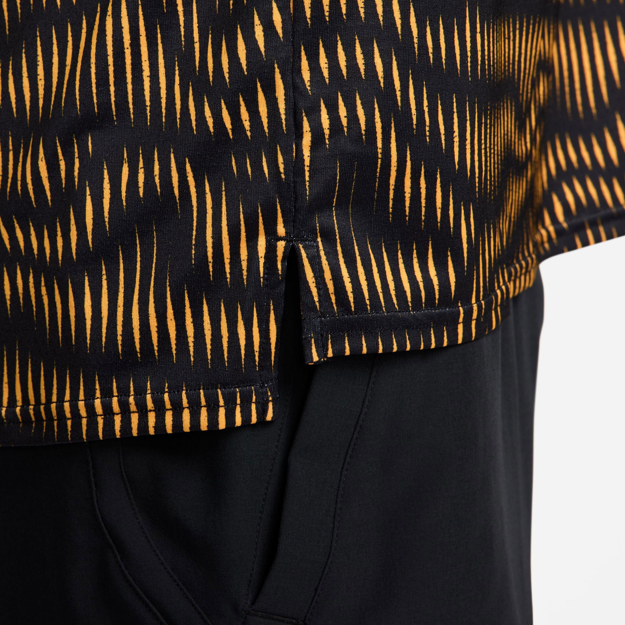 NikeCourt Advantage Men's Dri-FIT Printed Tennis Shirt - Black (4)