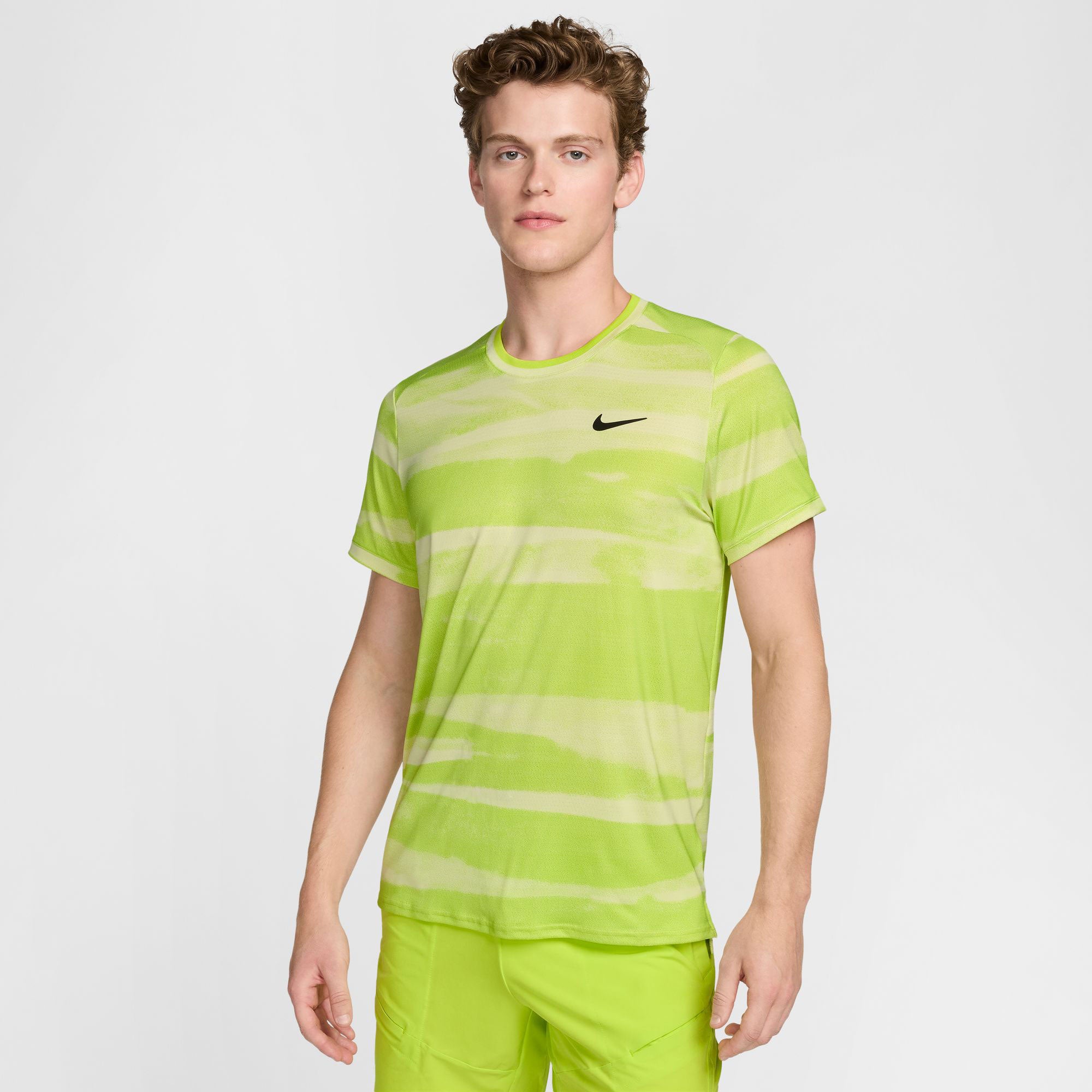 NikeCourt Advantage Men's Dri-FIT Printed Tennis Shirt - Yellow (1)