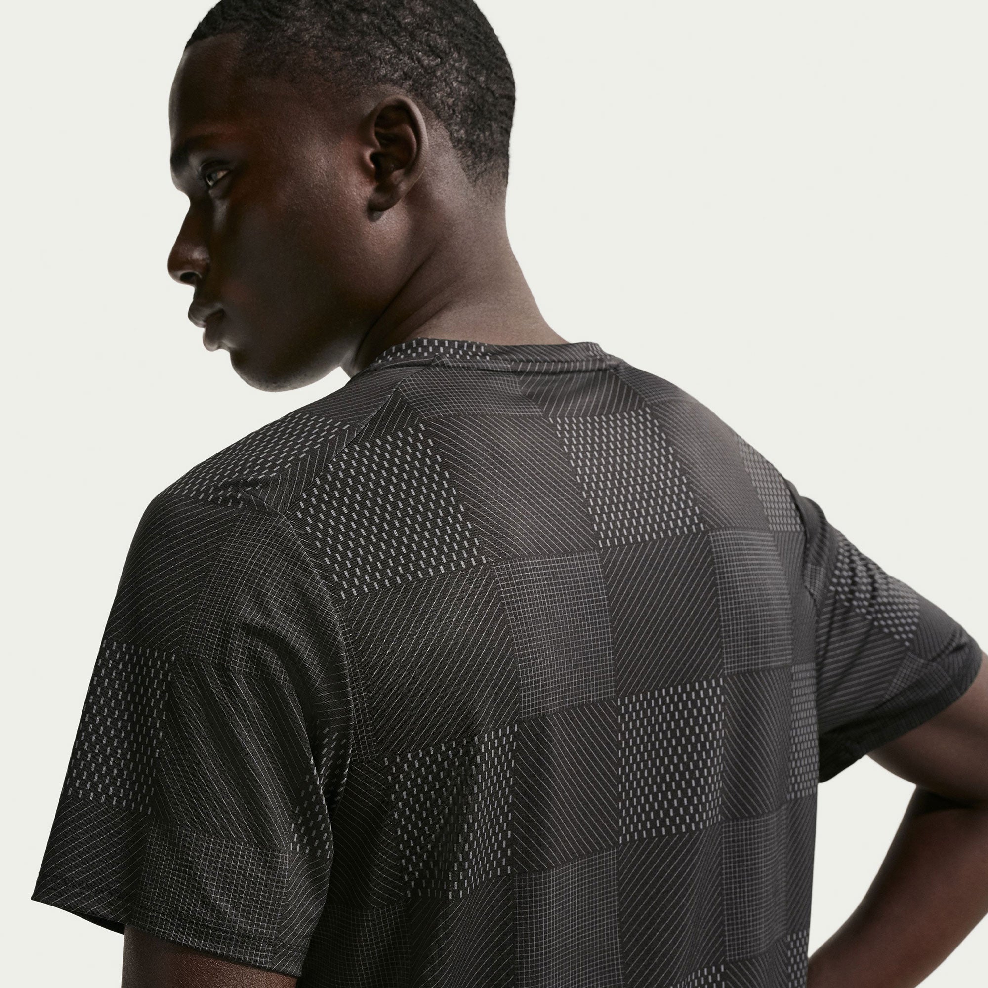 NikeCourt Advantage Men's Dri-FIT Printed Tennis Shirt - Black (2)