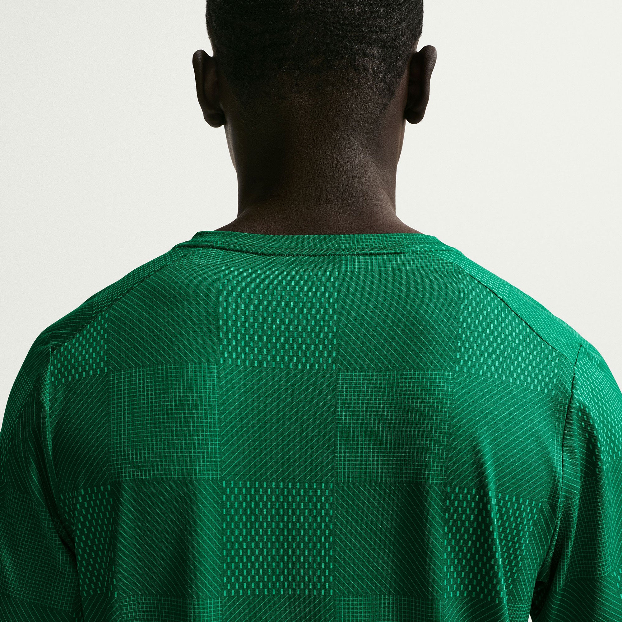 NikeCourt Advantage Men's Dri-FIT Printed Tennis Shirt - Green (2)