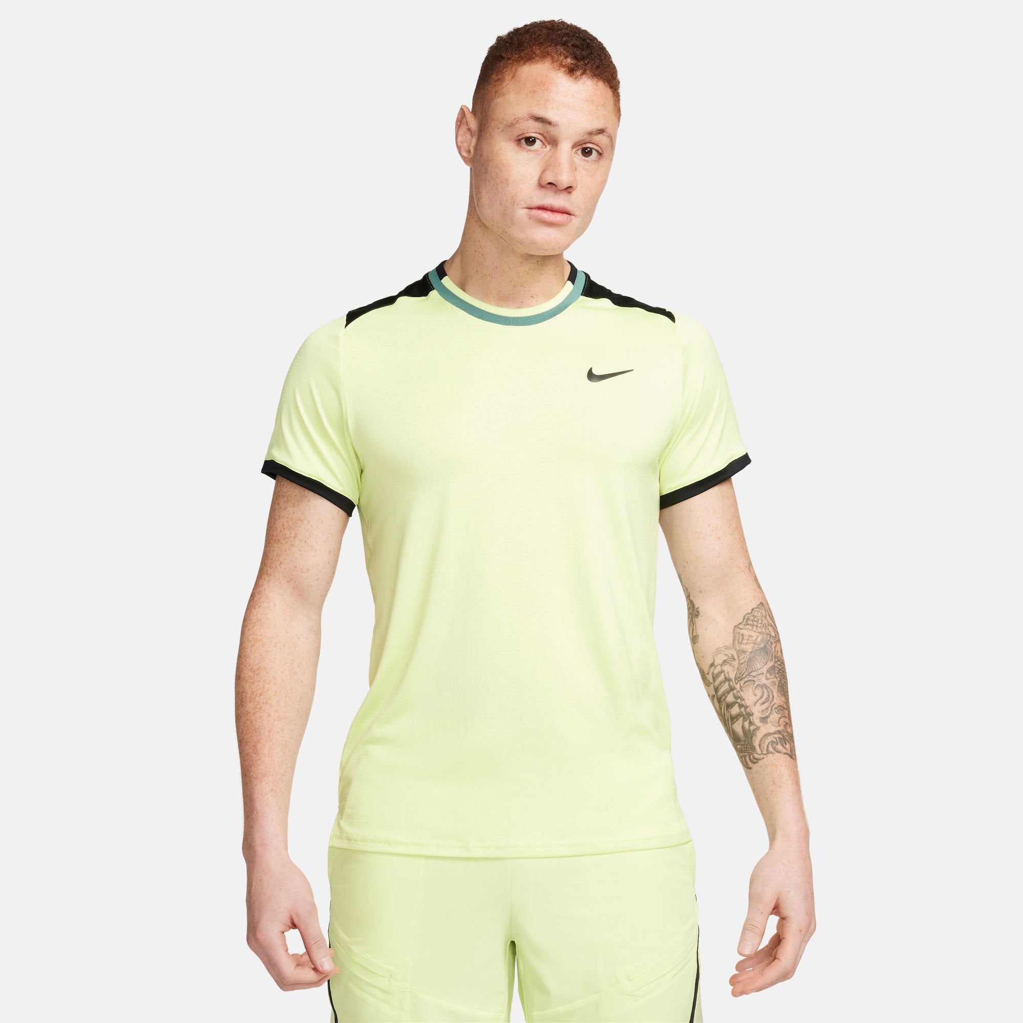 NikeCourt Advantage Men's Dri-FIT Tennis Shirt - Yellow (1)