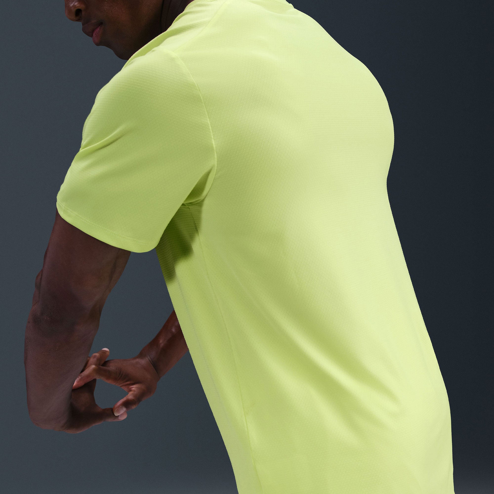 NikeCourt Advantage Men's Dri-FIT Tennis Shirt - Yellow (2)