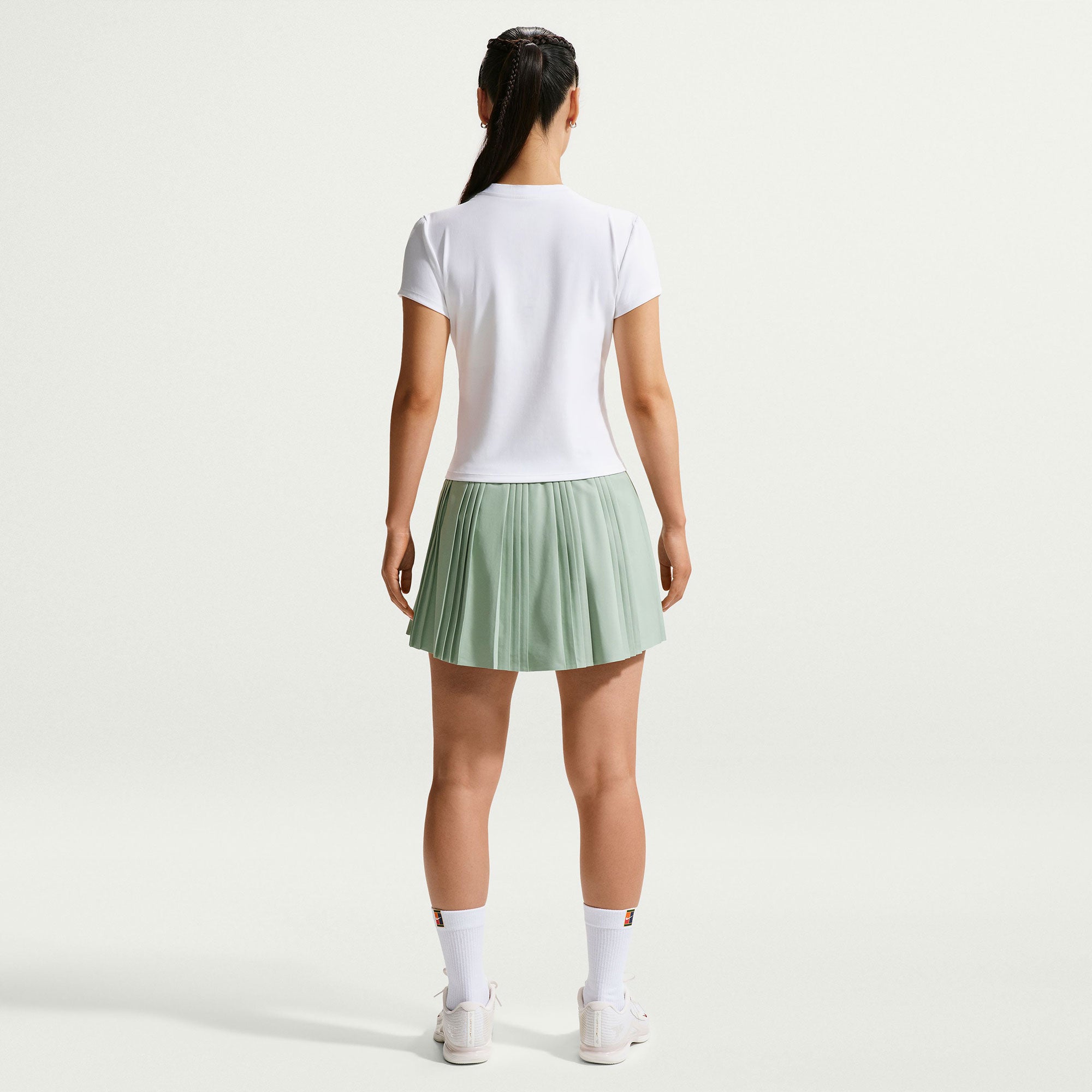 NikeCourt Advantage Women's Dri-FIT High-Waisted Pleated Tennis Skirt - Green (2)