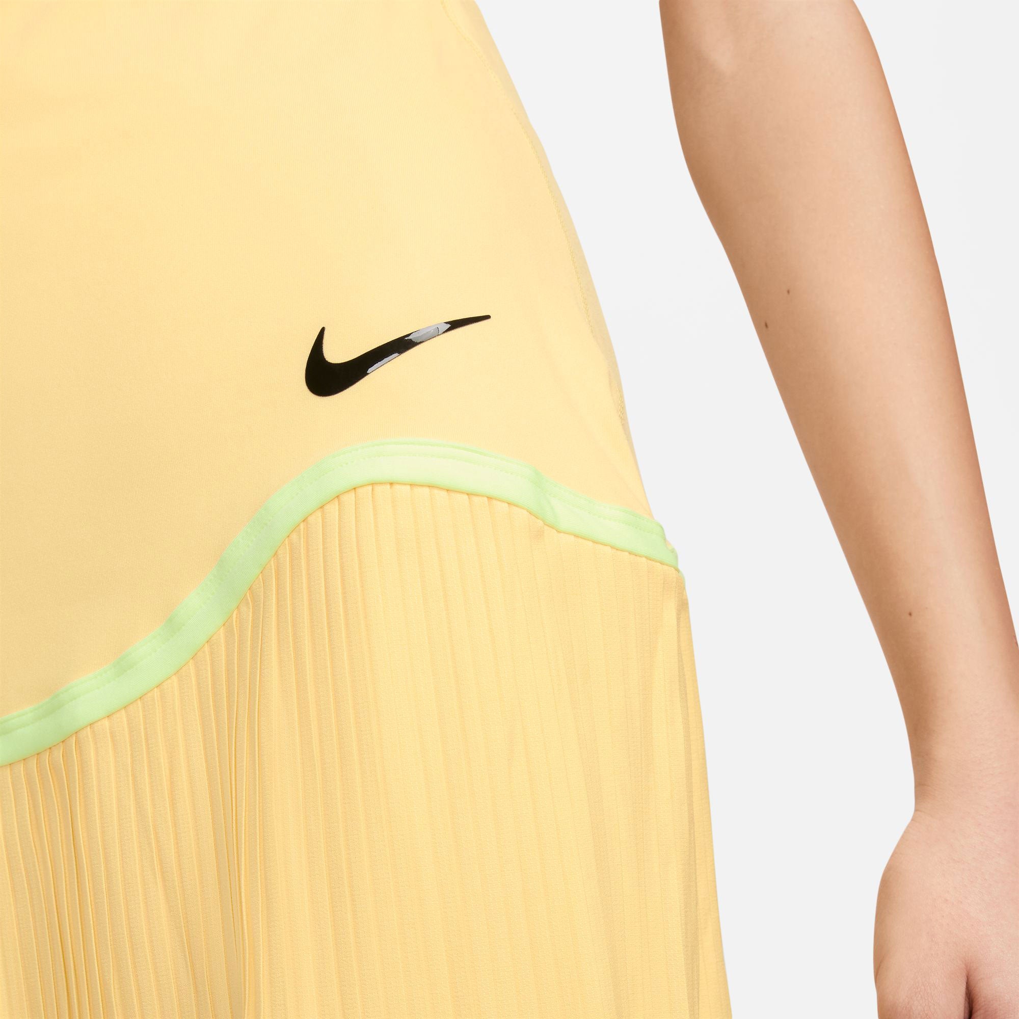 NikeCourt Advantage Women's Dri-FIT Pleated Tennis Skirt - Yellow (5)