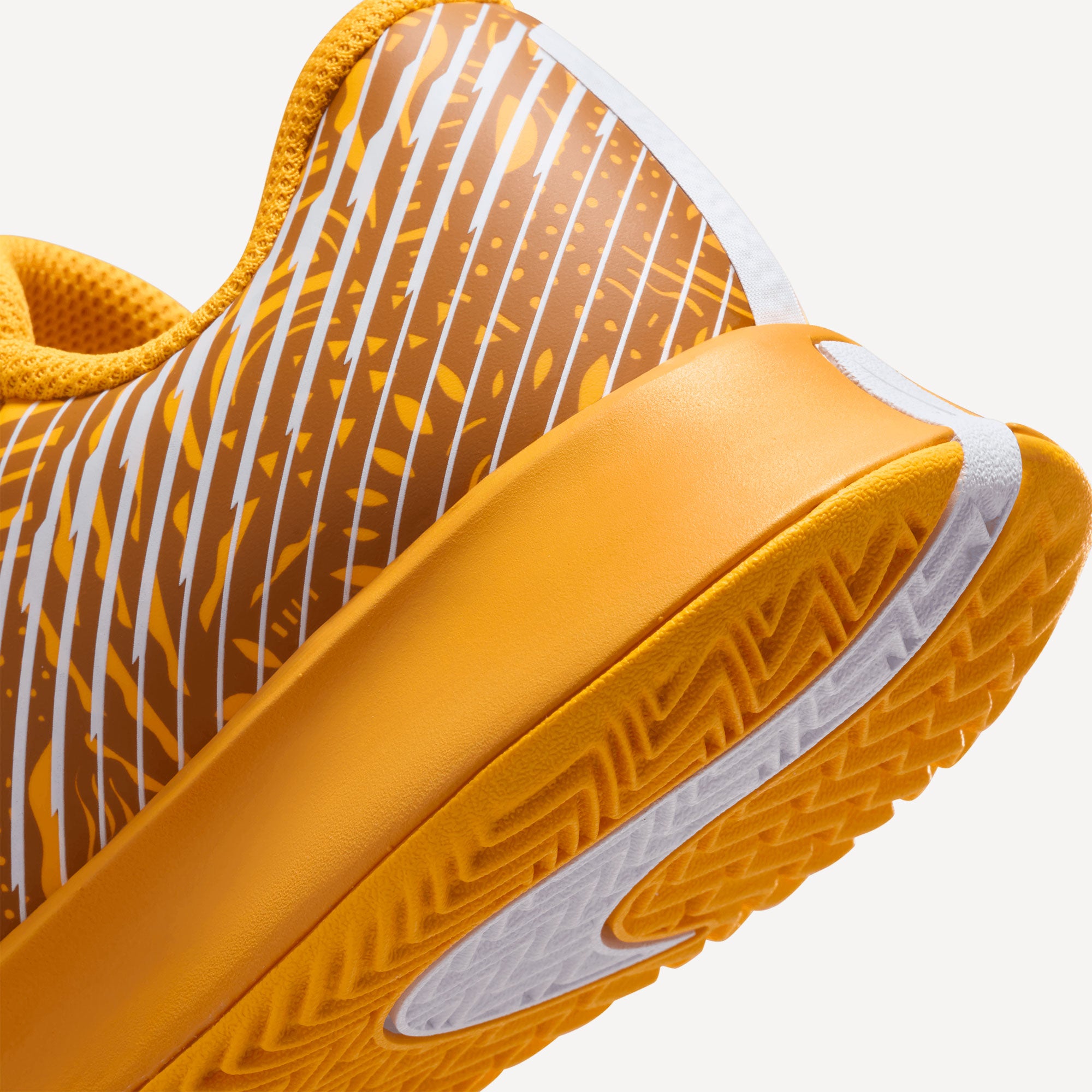 NikeCourt Air Zoom Vapor Pro 2 Women's Clay Court Tennis Shoes Yellow (8)