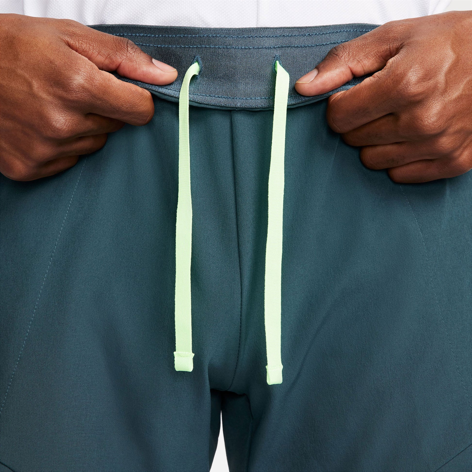 NikeCourt Dri-FIT Advantage Men's 7-Inch Tennis Shorts Green (4)