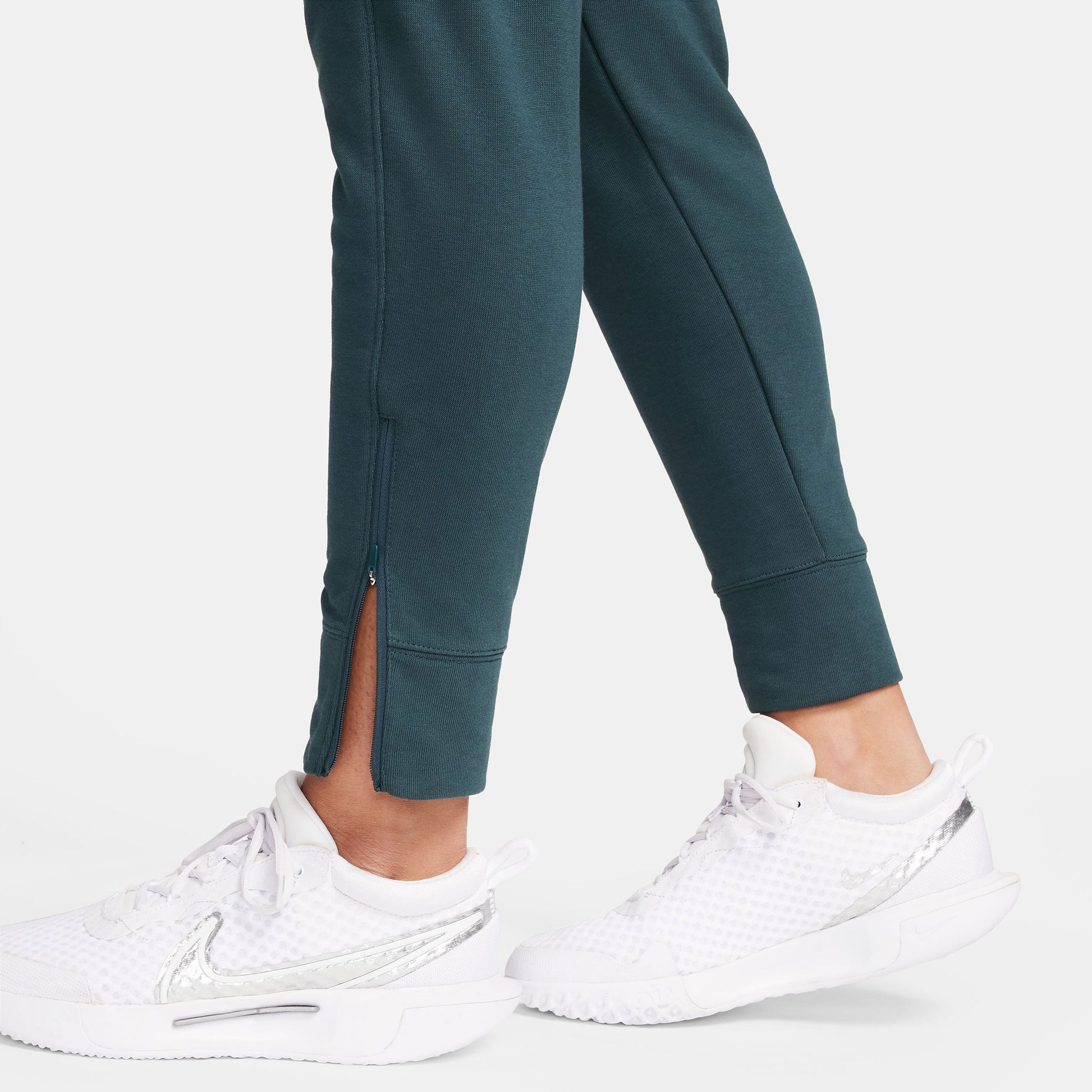 NikeCourt Dri-FIT Heritage Women's Fleece Tennis Pants Green (4)