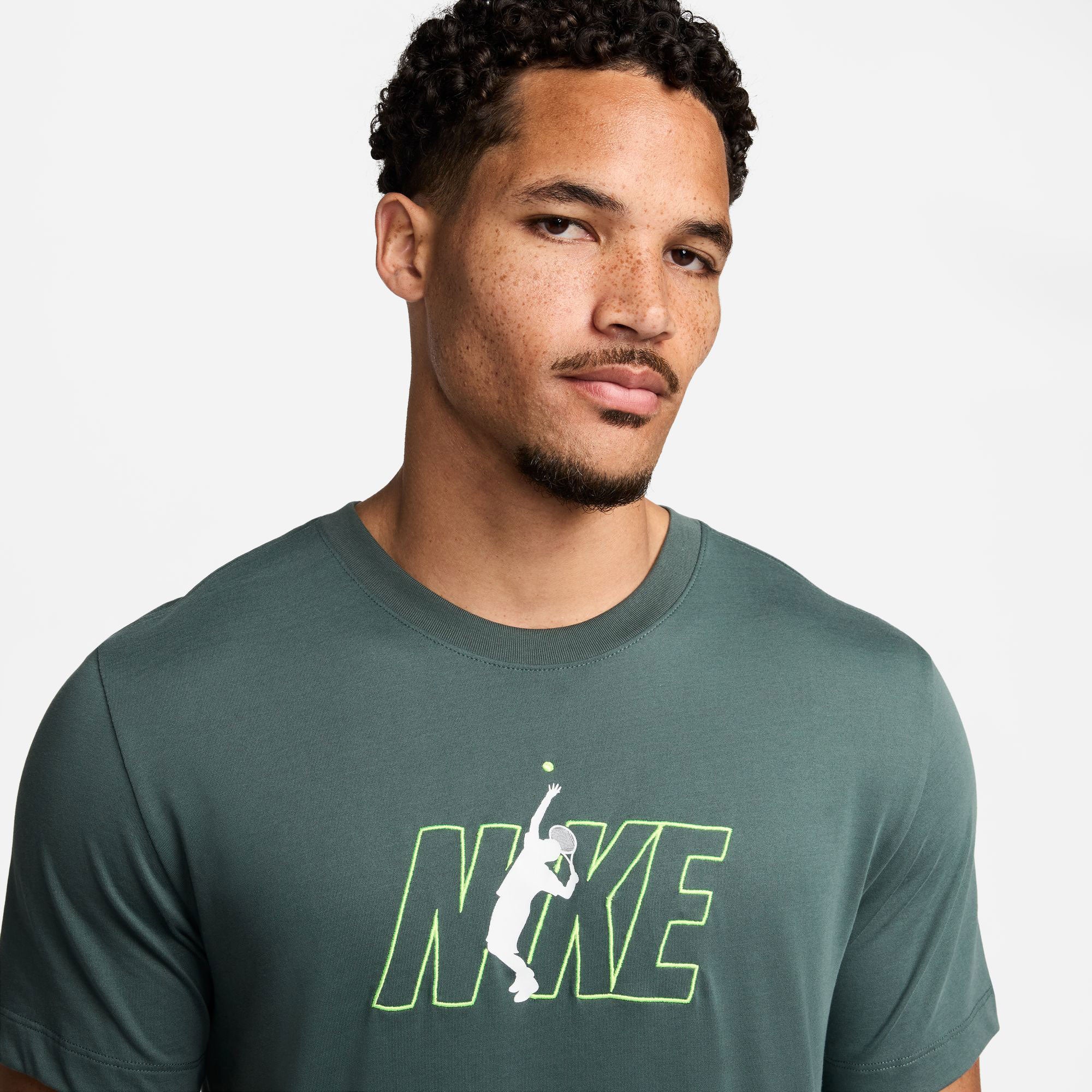 NikeCourt Dri-FIT Men's Tennis T-Shirt - Green (3)