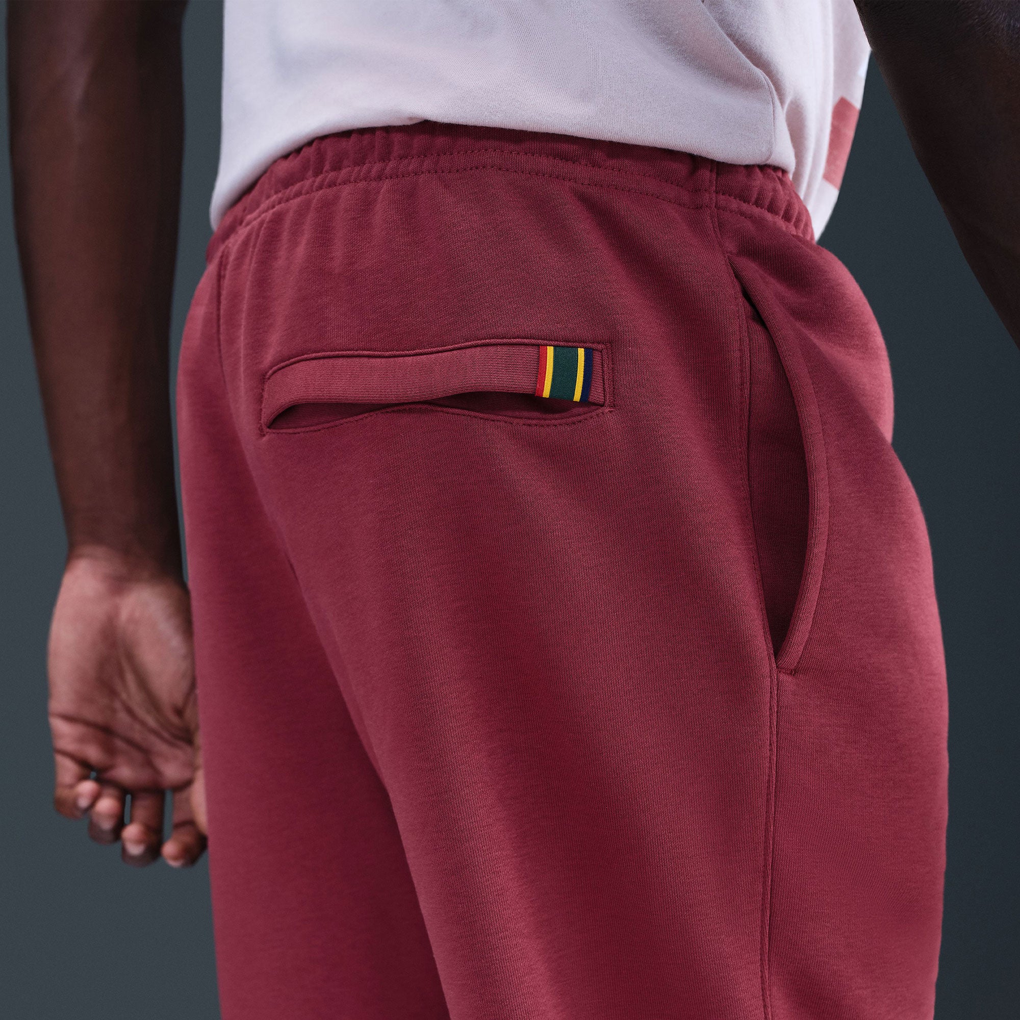NikeCourt Heritage Men's Fleece Tennis Pants - Red (4)