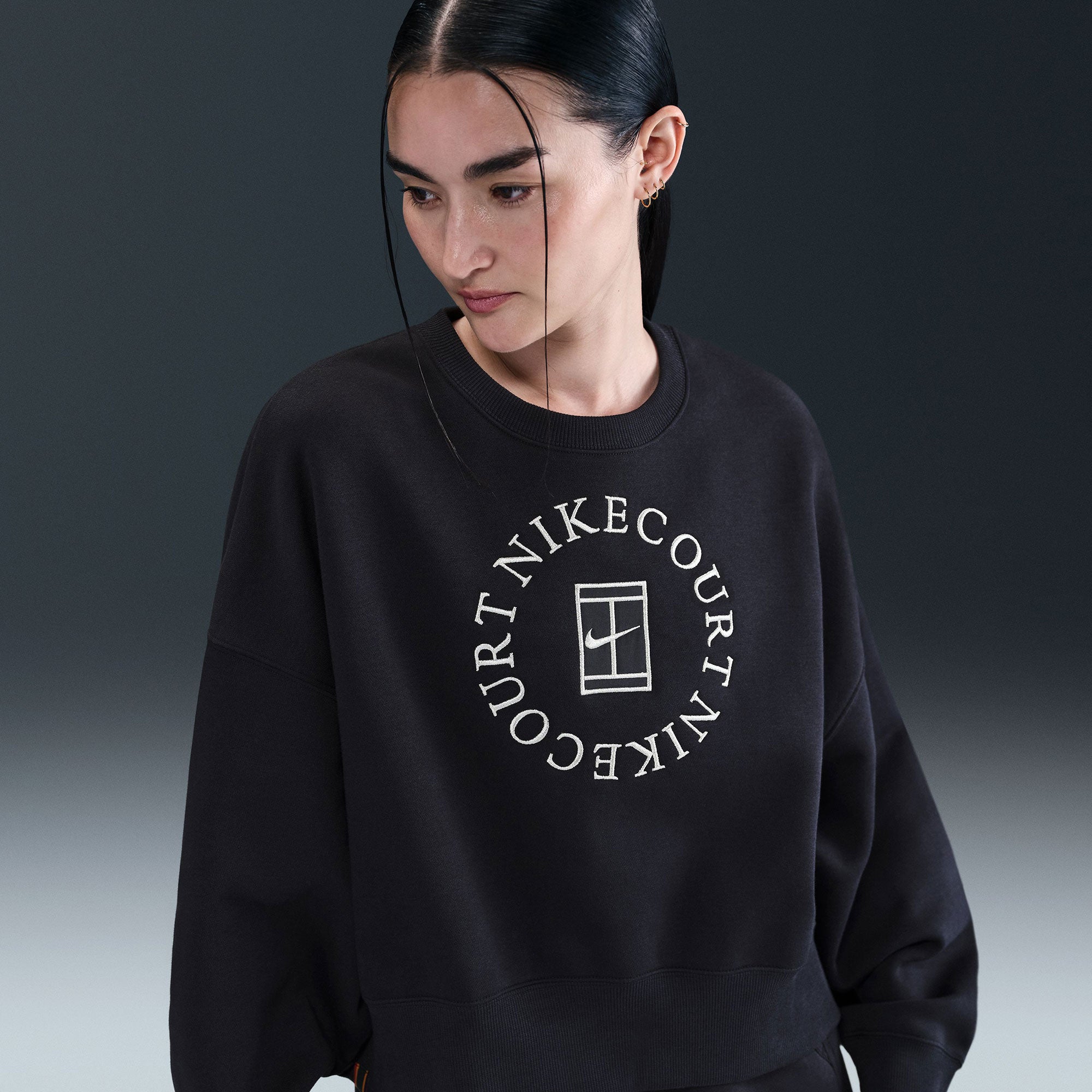 NikeCourt Heritage Women's Fleece Oversized Tennis Sweater - Black (1)