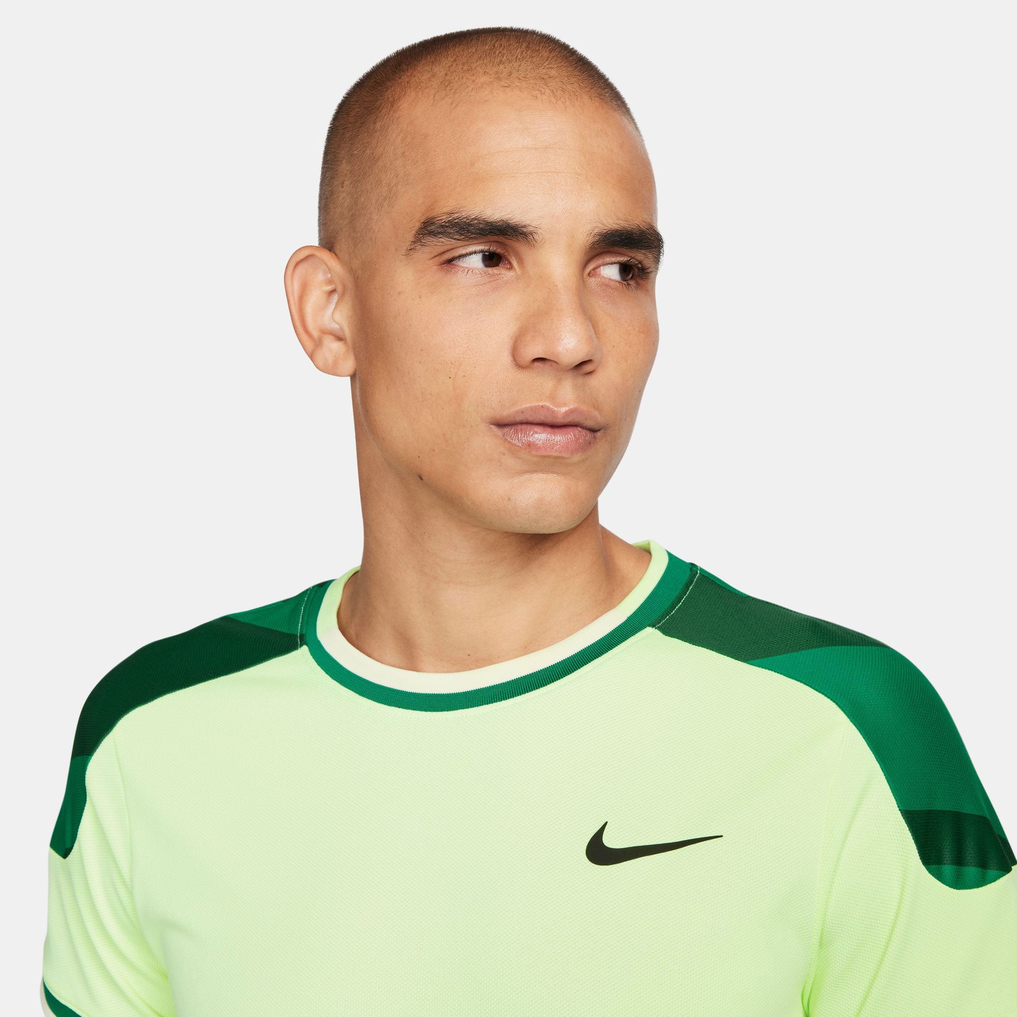 NikeCourt Slam Melbourne Men's Dri-FIT Tennis Shirt - Yellow (3)