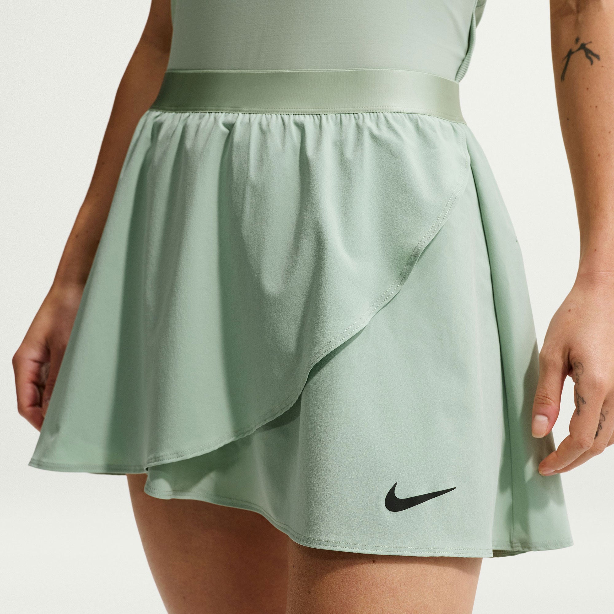 NikeCourt Slam Paris Women's Dri-FIT High-Waisted Woven Tennis Skirt - Green (1)