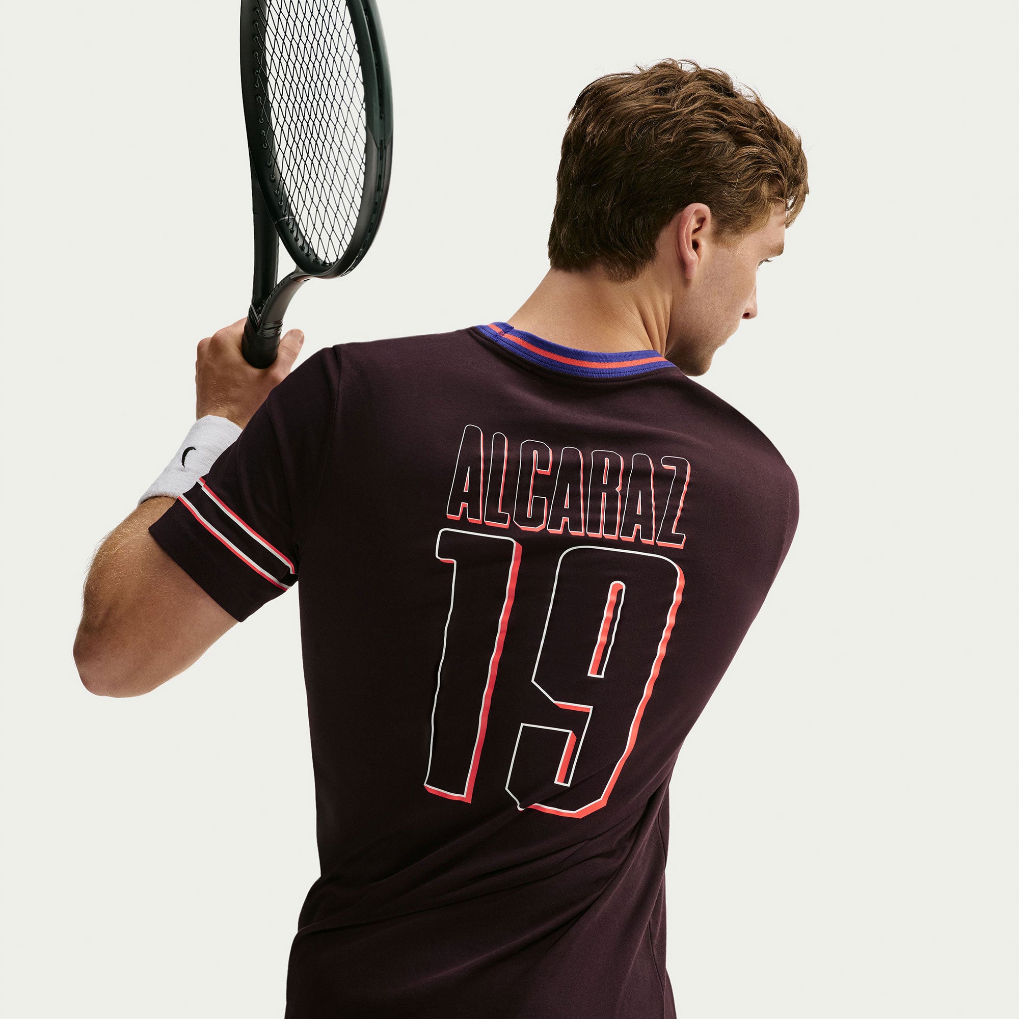 NikeCourt Vamos Carlos Alcaraz Men's Dri-FIT Cotton Tennis T-Shirt - Red (3)