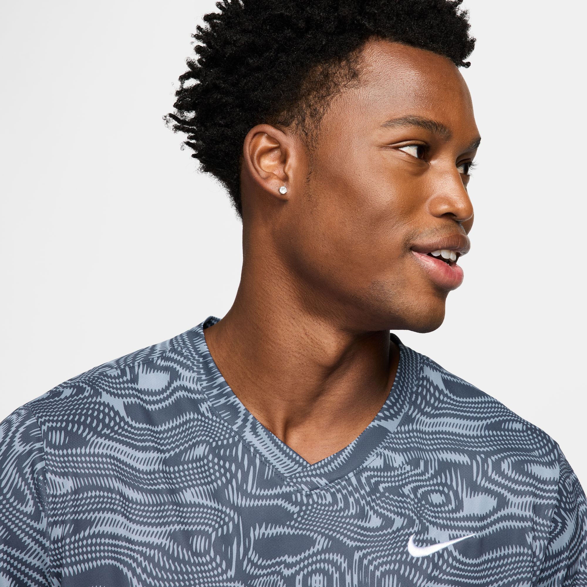 NikeCourt Victory Men's Dri-FIT Printed Tennis Shirt - Blue (3)