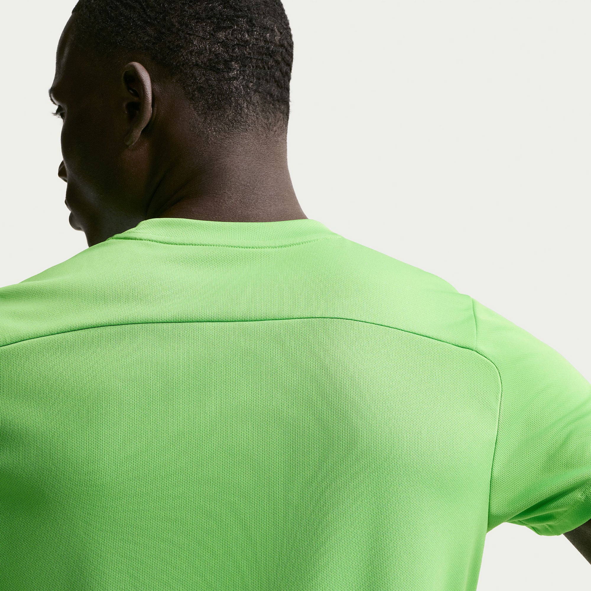 NikeCourt Victory Men's Dri-FIT Tennis Shirt - Green (2)