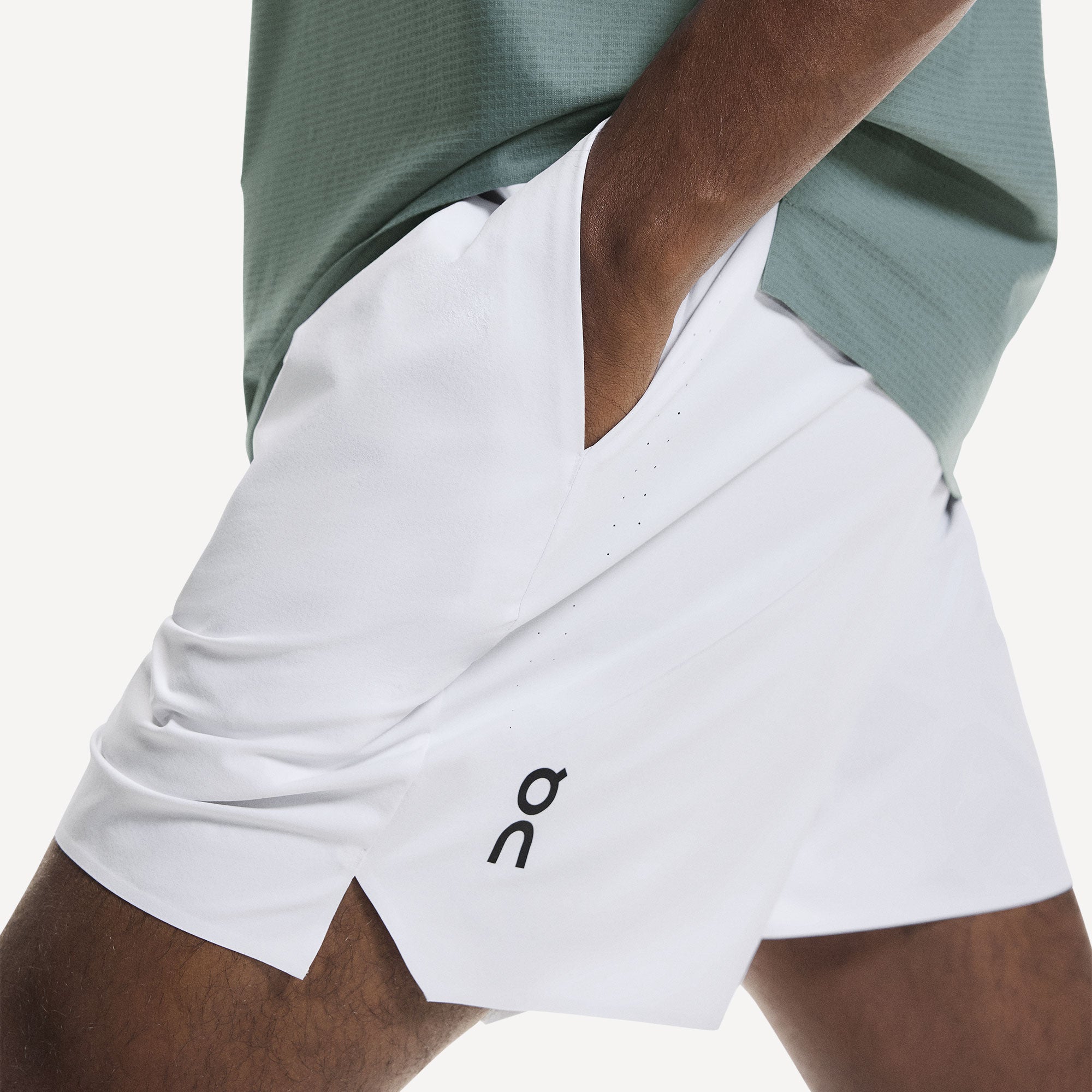 On Court Men's 5-Inch Tennis Shorts - White (7)