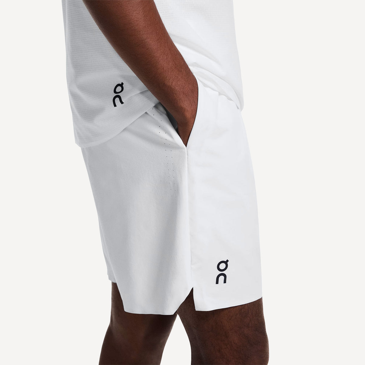 On Court Men's 7-Inch Tennis Shorts - White (5)