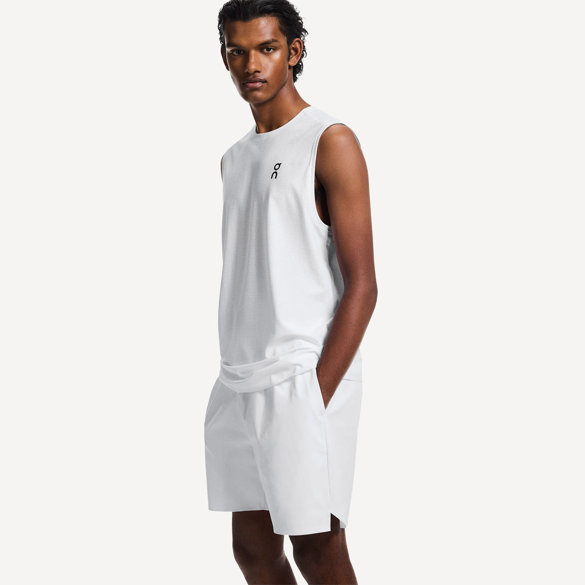 On Court Men's 7-Inch Tennis Shorts - White (7)