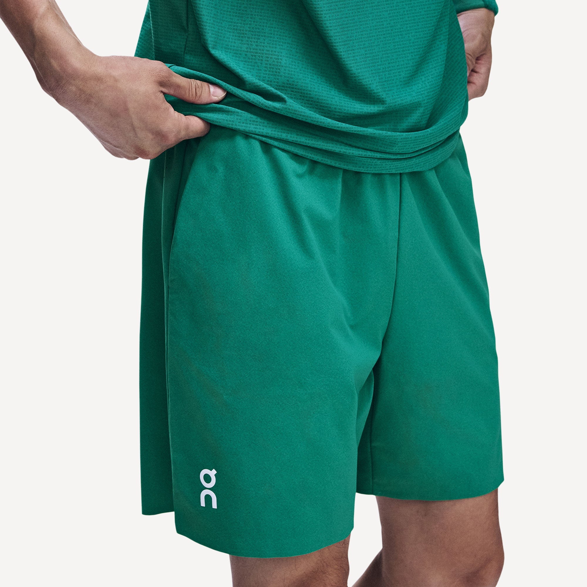 On Court Men's 7-Inch Tennis Shorts - Green (2)
